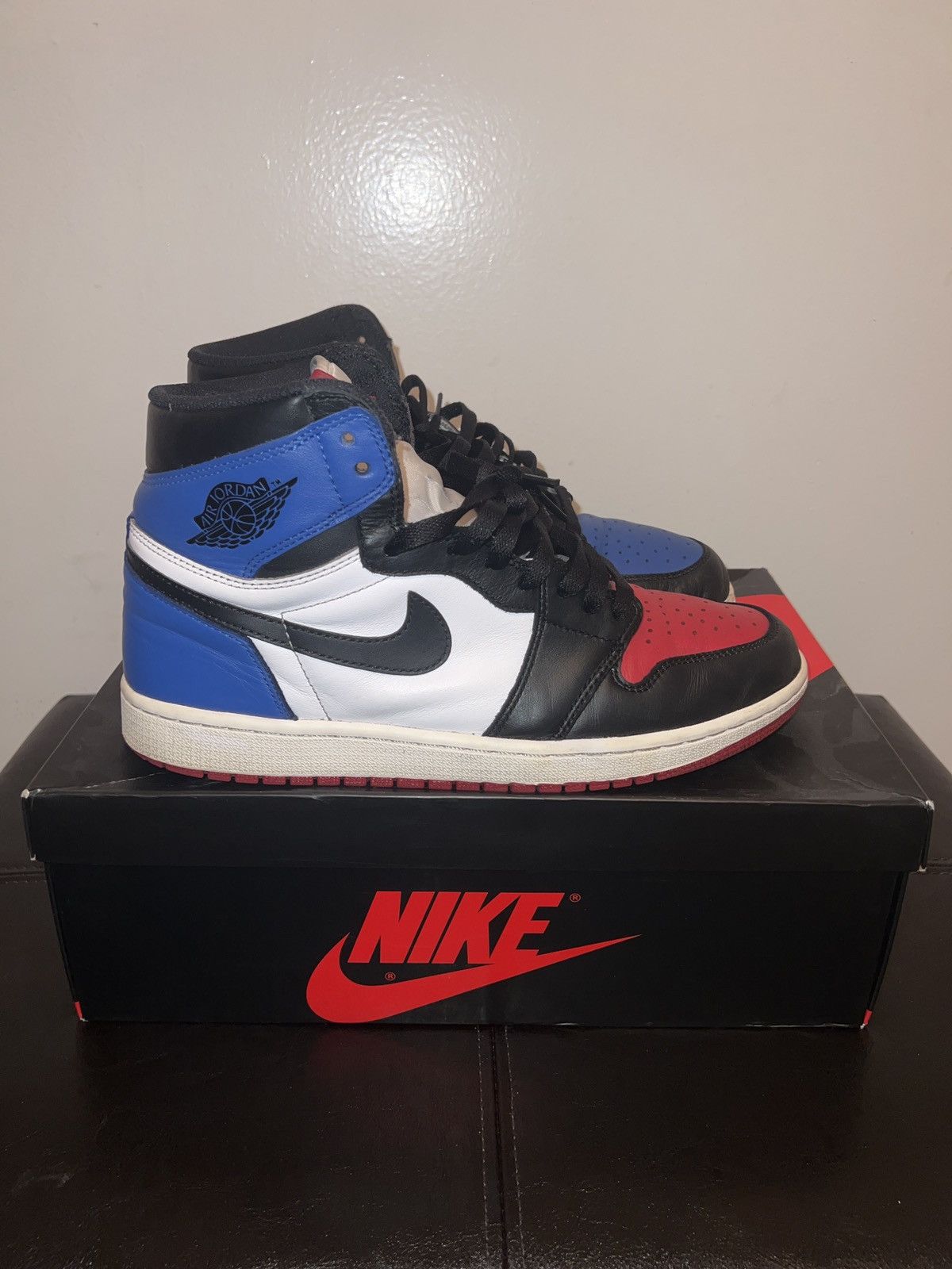 Nike Jordan 1 Top 3 Size US 10 / EU 43 - 2 Thumbnail