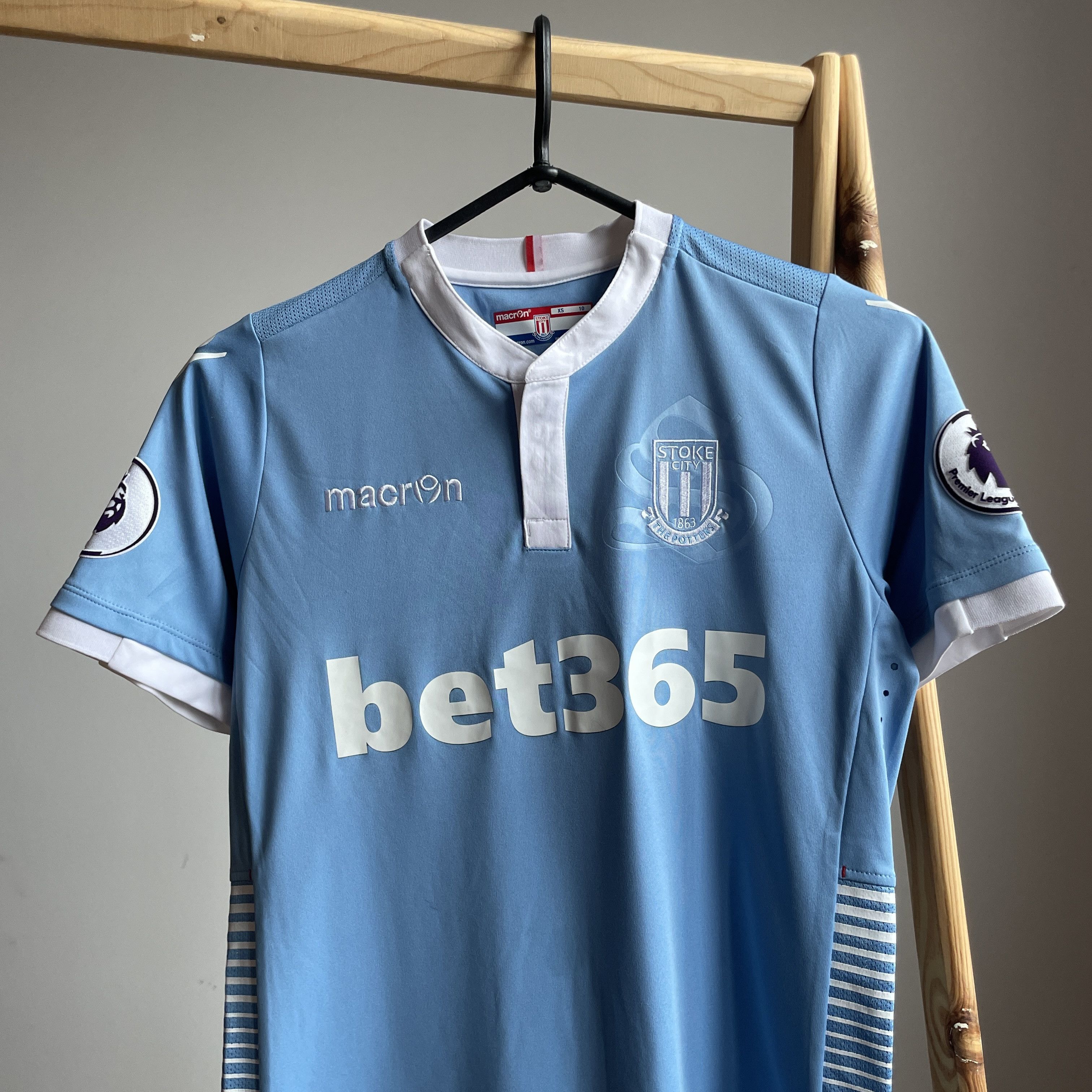 Macron Stoke City F.C. 2016-17 Away Jersey Size XS Size US XS / EU 42 / 0 - 3 Thumbnail