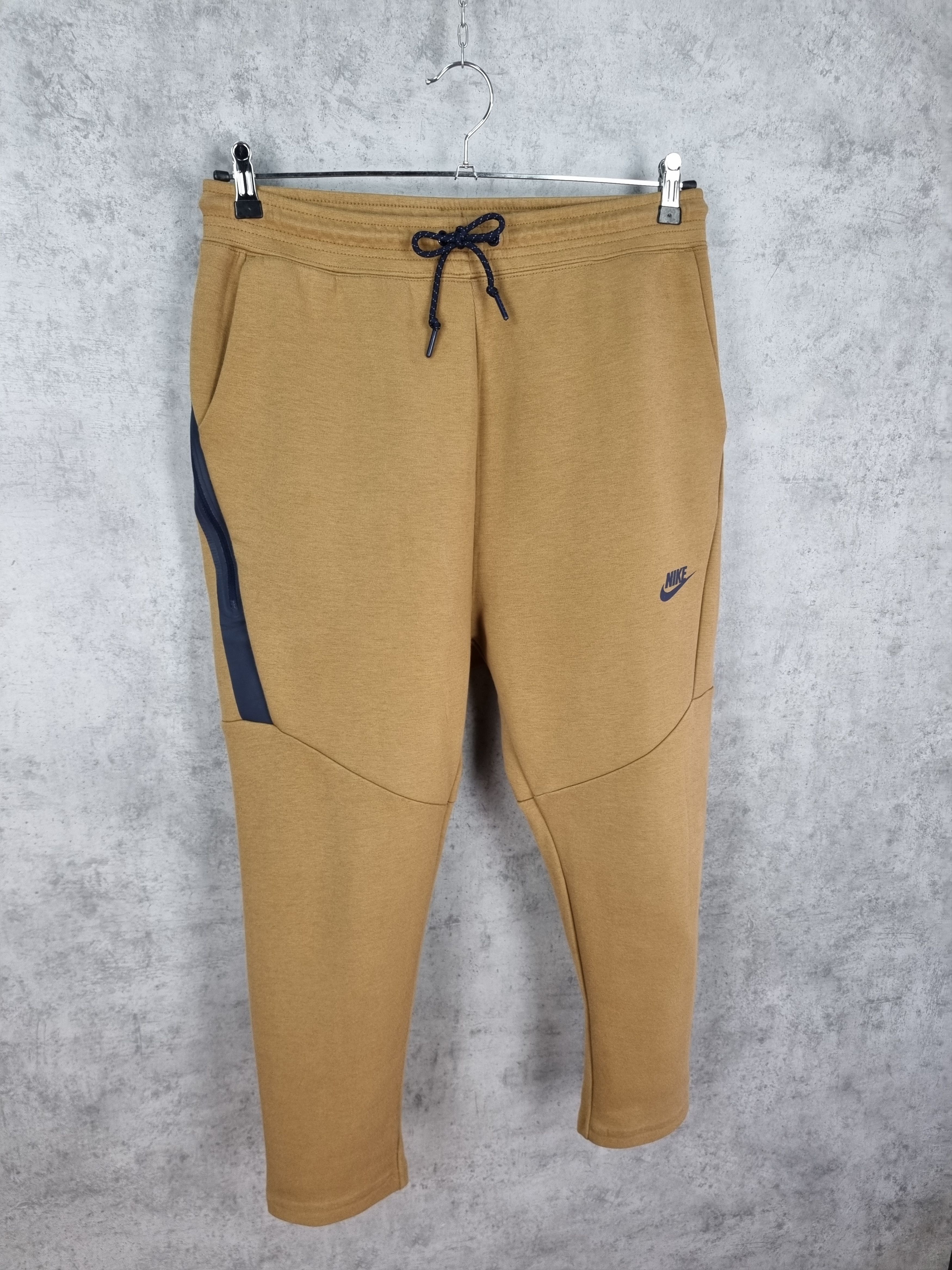 Nike Nike Tech Apparel Cropped Sweatpants Joggers Sport Pants Size US 33 - 7 Thumbnail