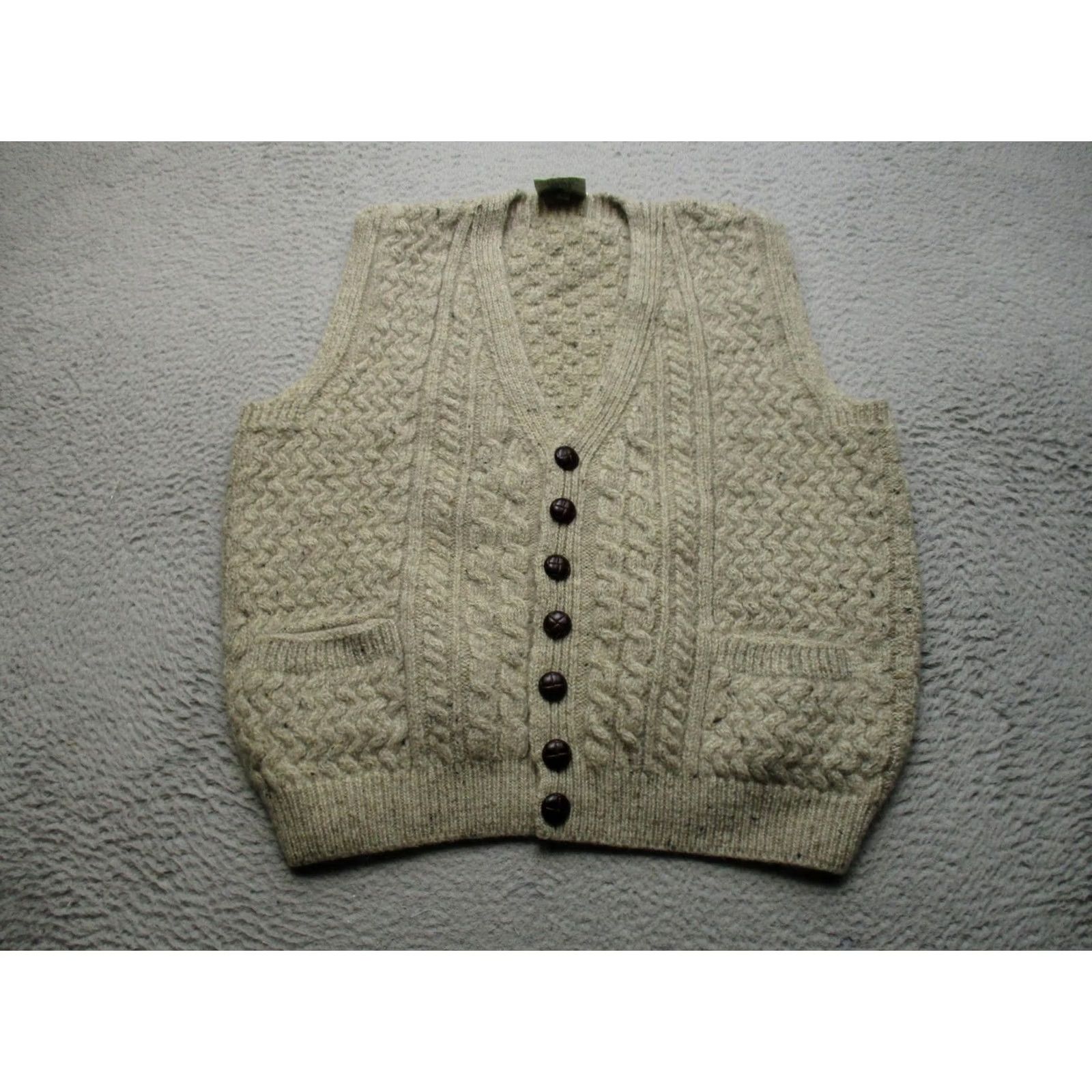 Vintage Carraig Donn Sweater Vest Mens L Beige Wool Cable Knit Aran Ireland Pockets Size US L / EU 52-54 / 3 - 2 Thumbnail