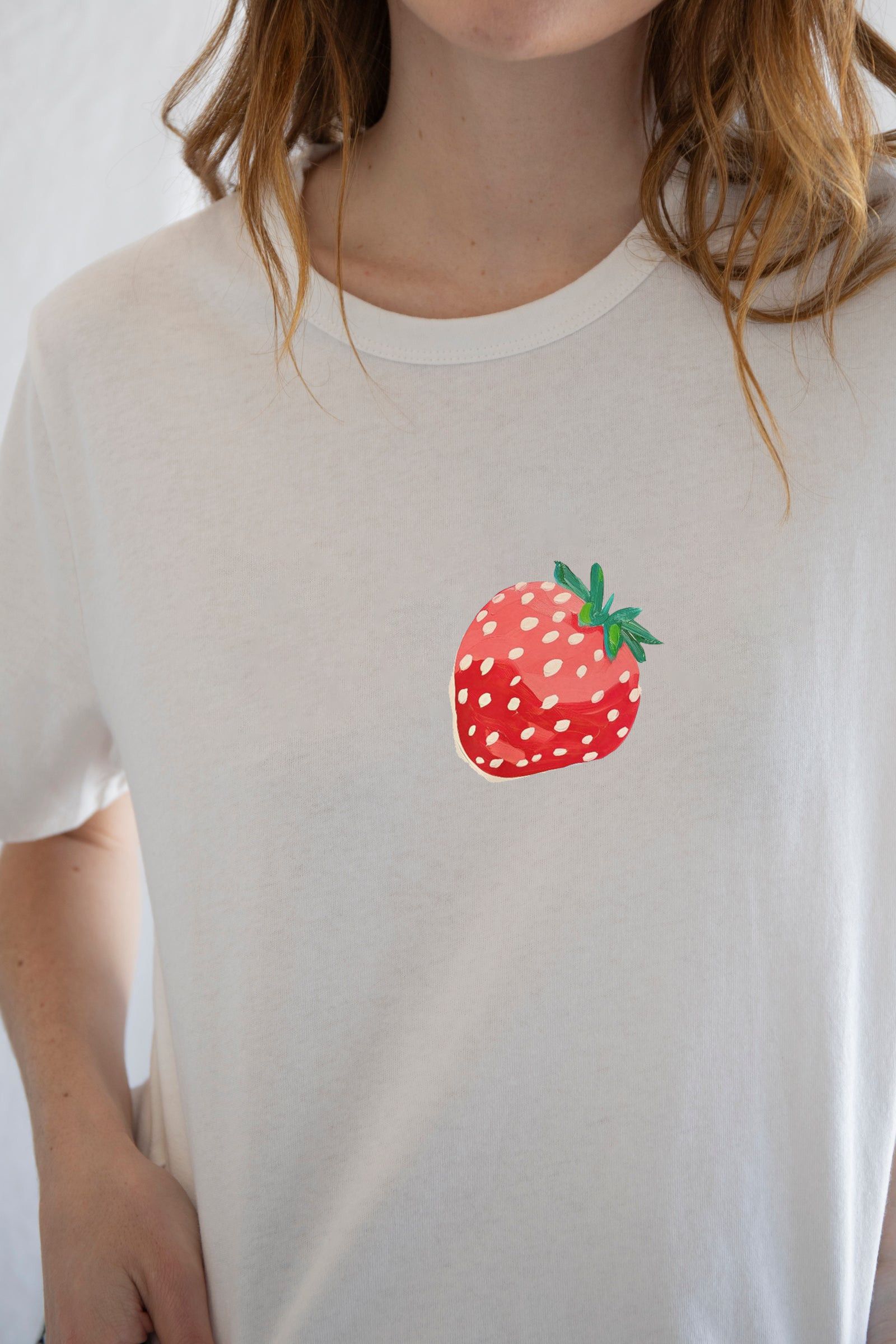 Designer × Vintage Strawberry Tee – Sweeten Your Style Size S / US 4 / IT 40 - 4 Thumbnail