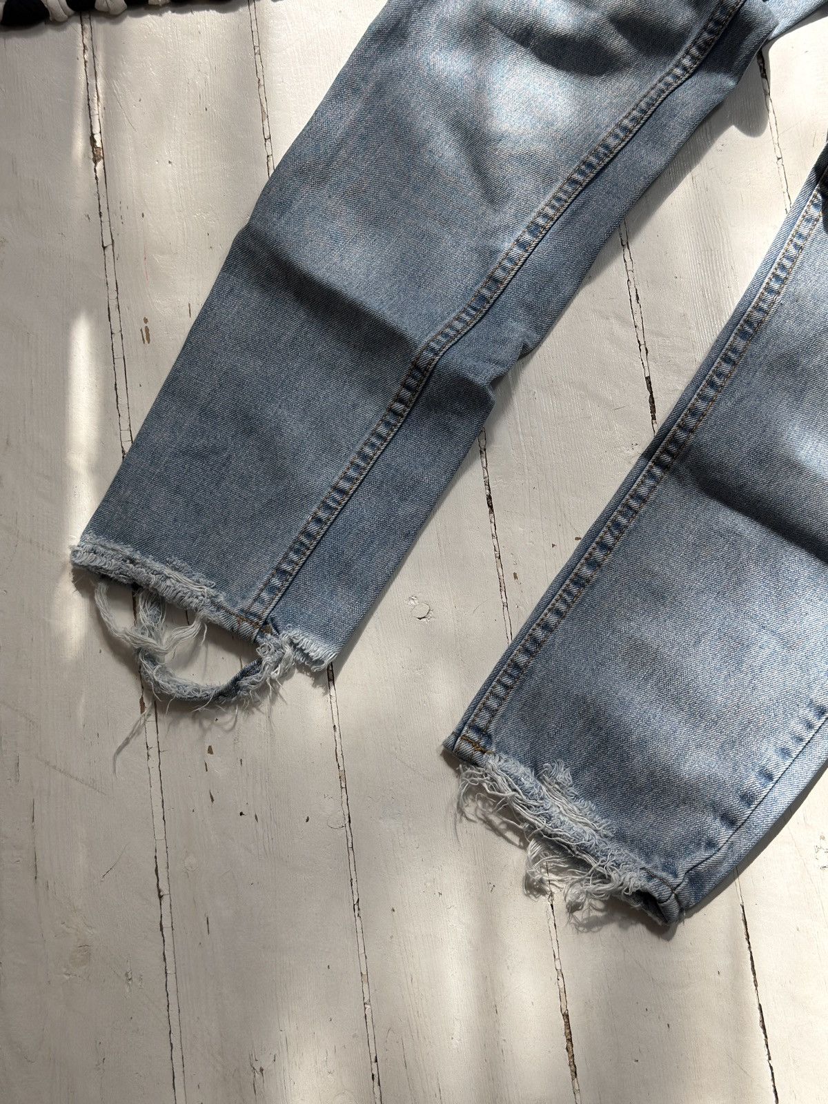 Acne Studios VINTAGE ACNE STUDIOS DISTRESSED STYLE DENIM PANTS Size 26" / US 2 / IT 38 - 3 Thumbnail
