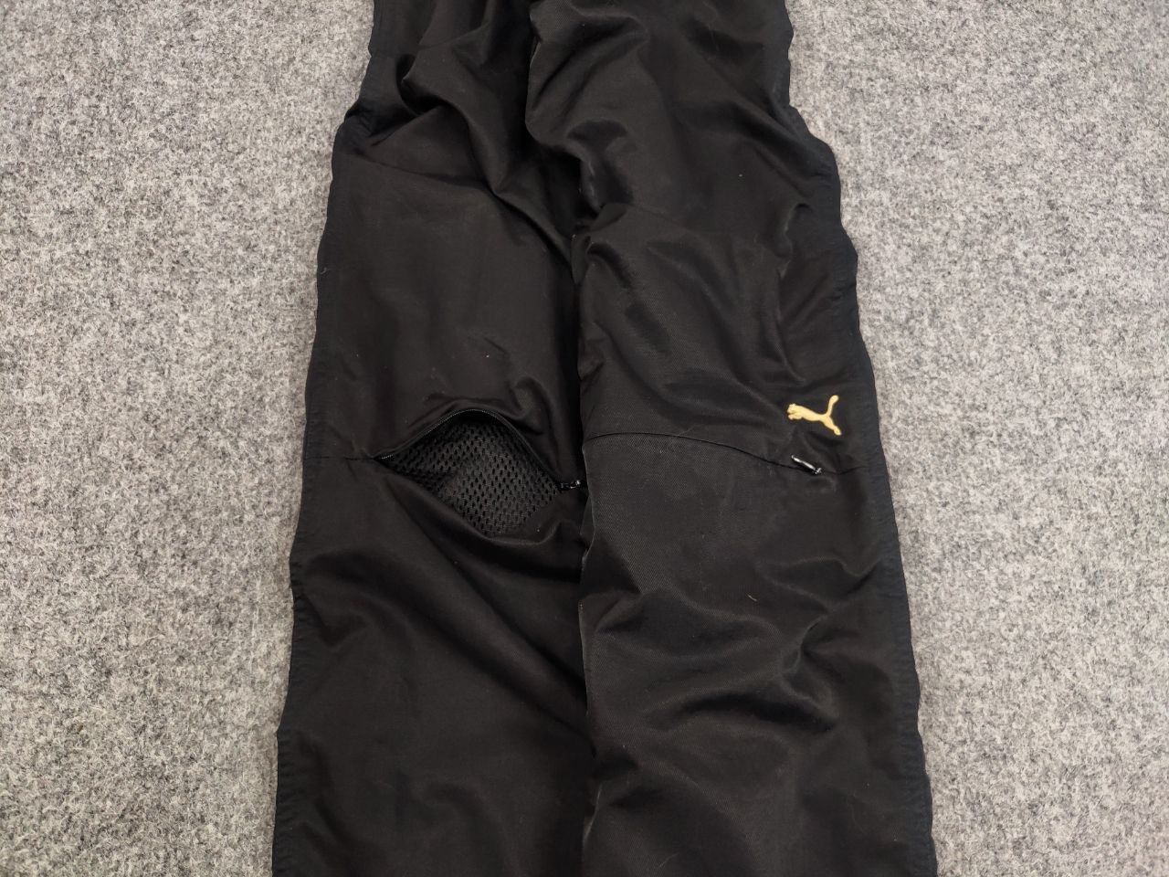 Puma Vintage Puma Logo Zip Knees Black track Pants Y2K Style Size US 32 / EU 48 - 6 Thumbnail