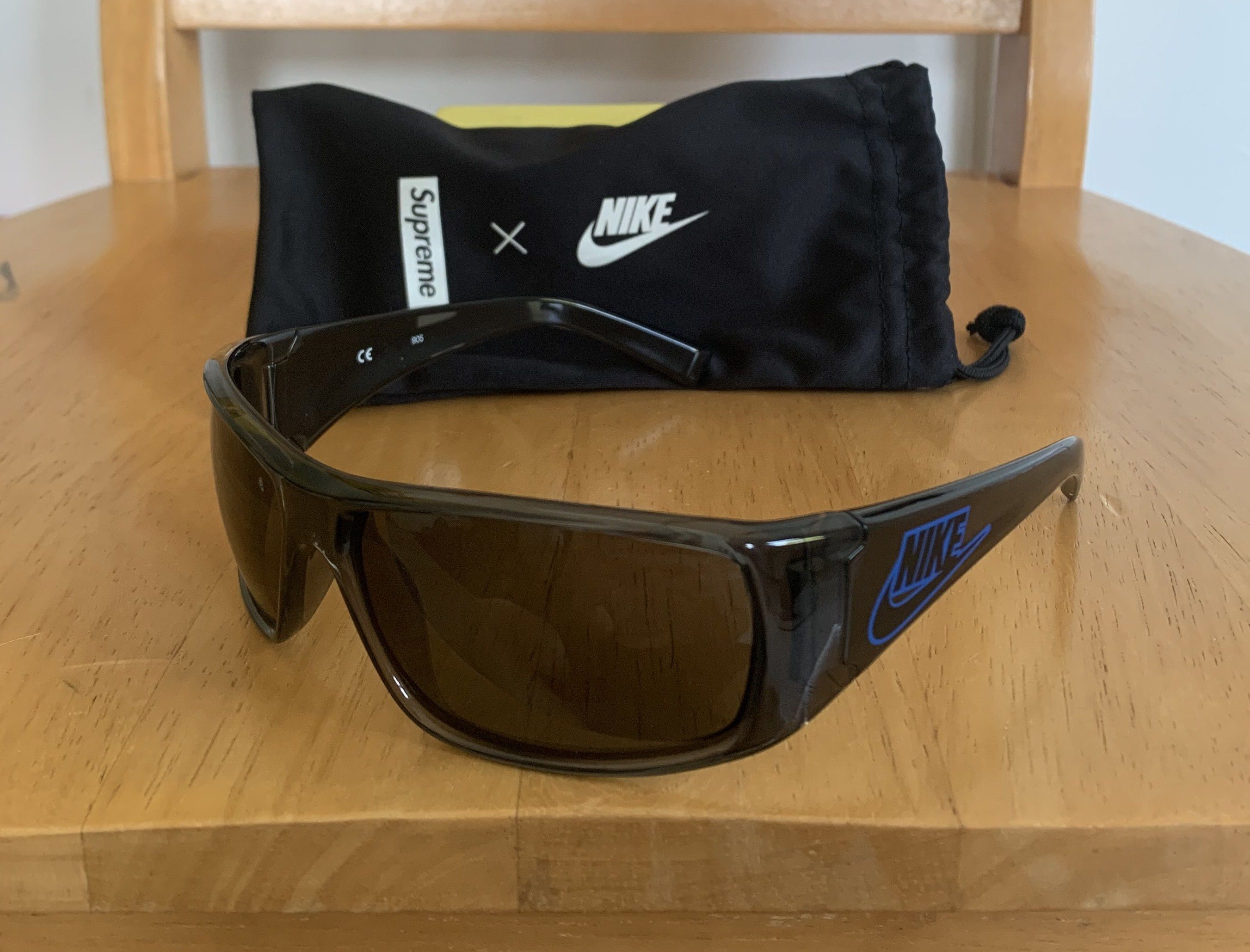 Nike × Supreme F/W 2019 Supreme x Nike Sunglasses + Dust-bag Size ONE SIZE - 2 Thumbnail