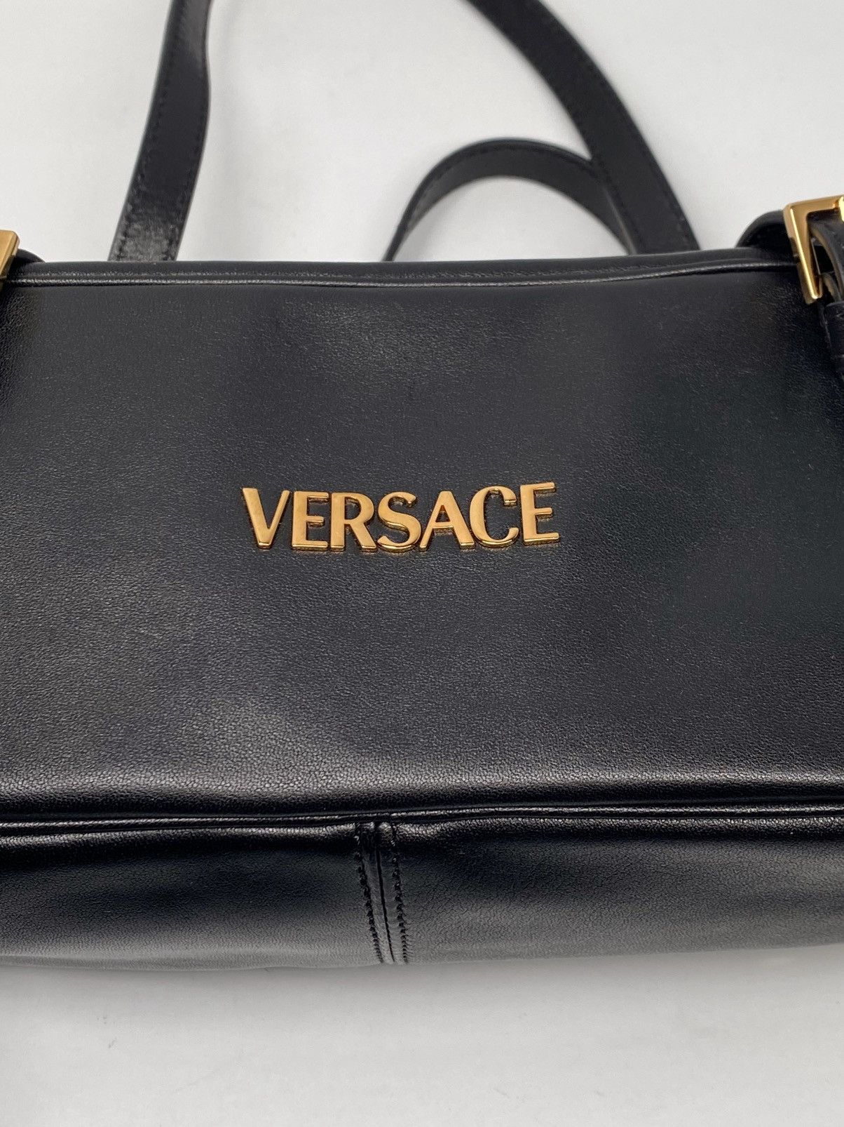 Versace Versace Versace Tag Zip Leather Shoulder Bag Size ONE SIZE - 11 Thumbnail