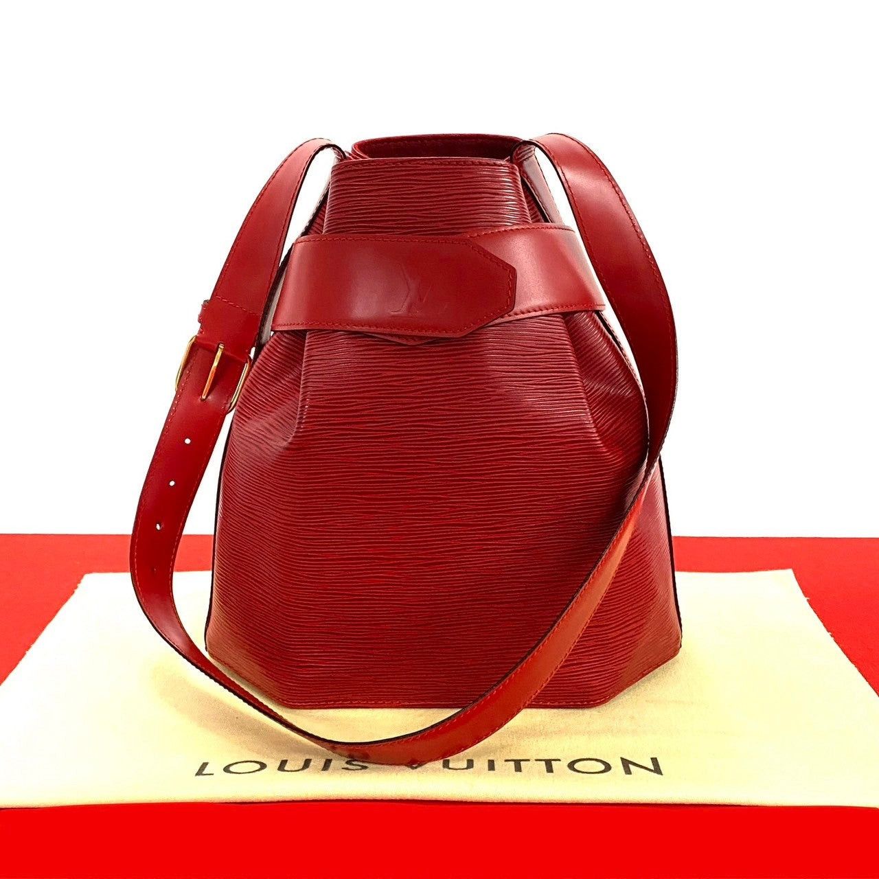 Louis Vuitton Louis Vuitton Shoulder Bag Red Leather Size ONE SIZE - 1 Thumbnail