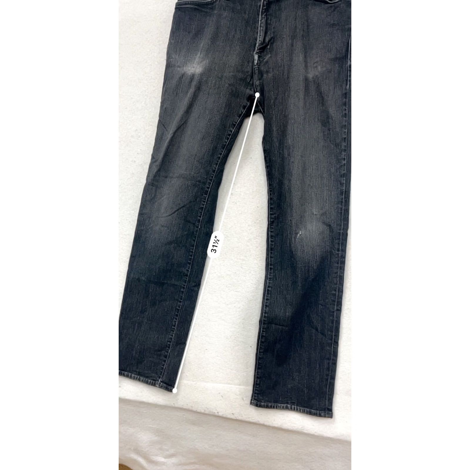 Vintage 34 Heritage Jeans Straight Dark Wash 36 Mens Regular 32 Inseam Denim Belt Loops Five-Pocket Zip Fly Button Closure Pre-Owned Like New Size US 36 / EU 52 - 7 Thumbnail