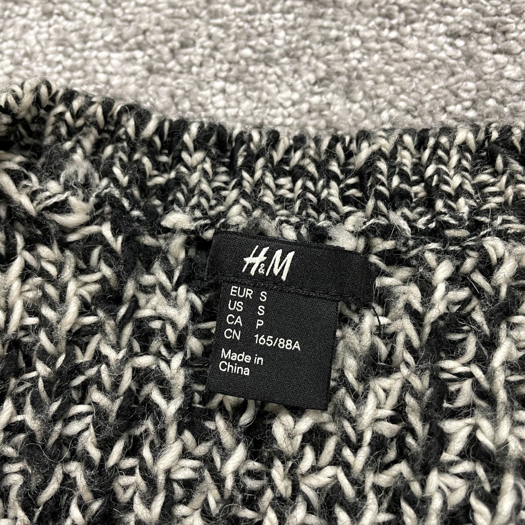 H&M H&M Sweater Dress Women's Small Black Knit V-Neck Pockets Solid Size S / US 4 / IT 40 - 5 Thumbnail