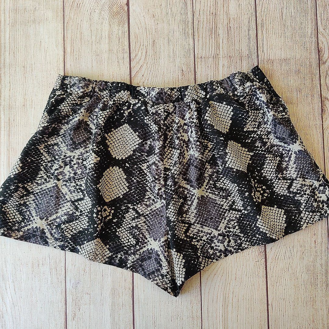 Other Fredericks of Hollywood snakeskin satin sleep shorts sz L Size 34" / US 12 / IT 48 - 2 Thumbnail