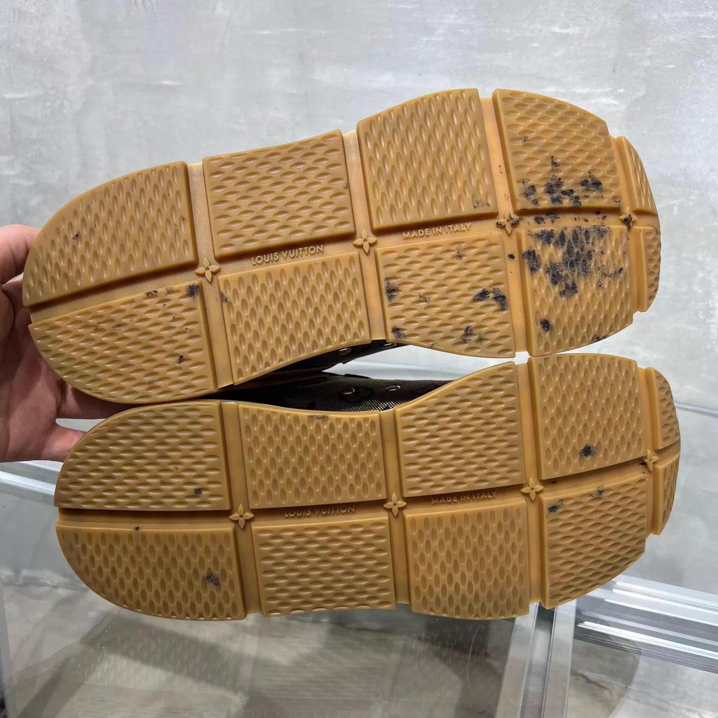 Louis Vuitton LV Classic Monogram Trainers UK8 (EU42) Size US 9 / EU 42 - 7 Thumbnail