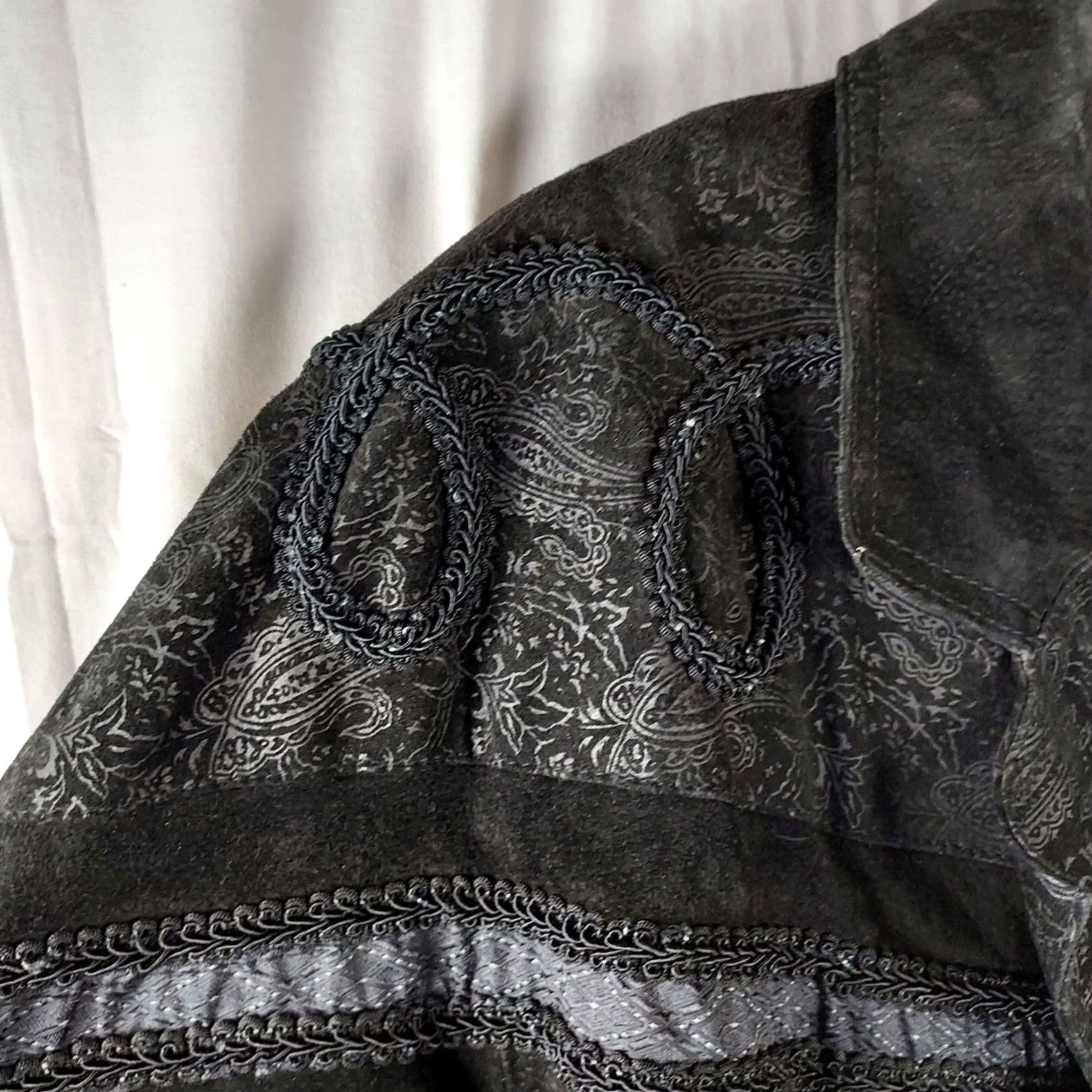 Vintage VINTAGE Wilsons Leather Womens Coat Long Paisley Leather Trench Black Suede Trim Petite Medium Size M / US 6-8 / IT 42-44 - 7 Thumbnail