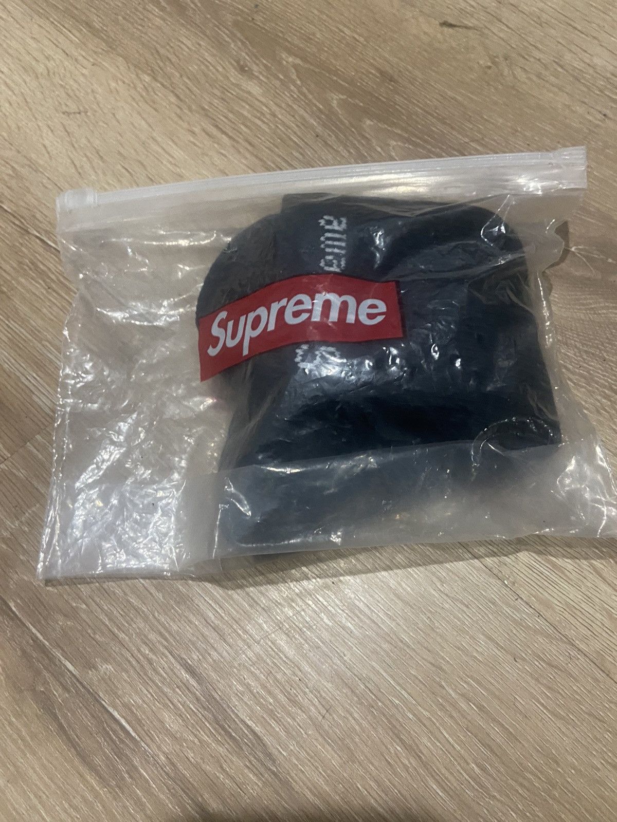 Other Pair of supreme socks 6-12 Size ONE SIZE - 1 Preview