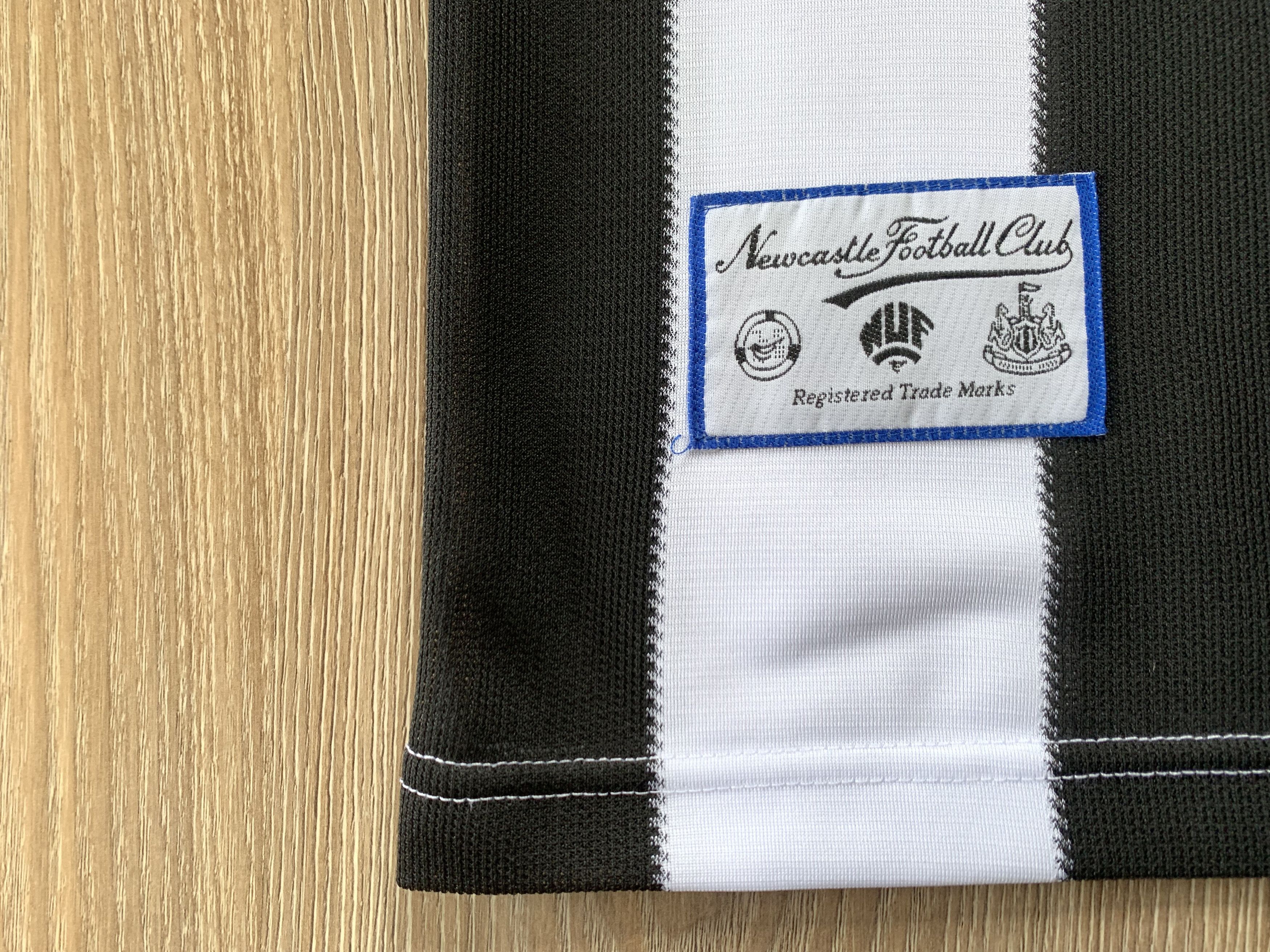 Vintage Vintage Score Draw Newcastle United Home Retro Shirt Size US S / EU 44-46 / 1 - 7 Thumbnail