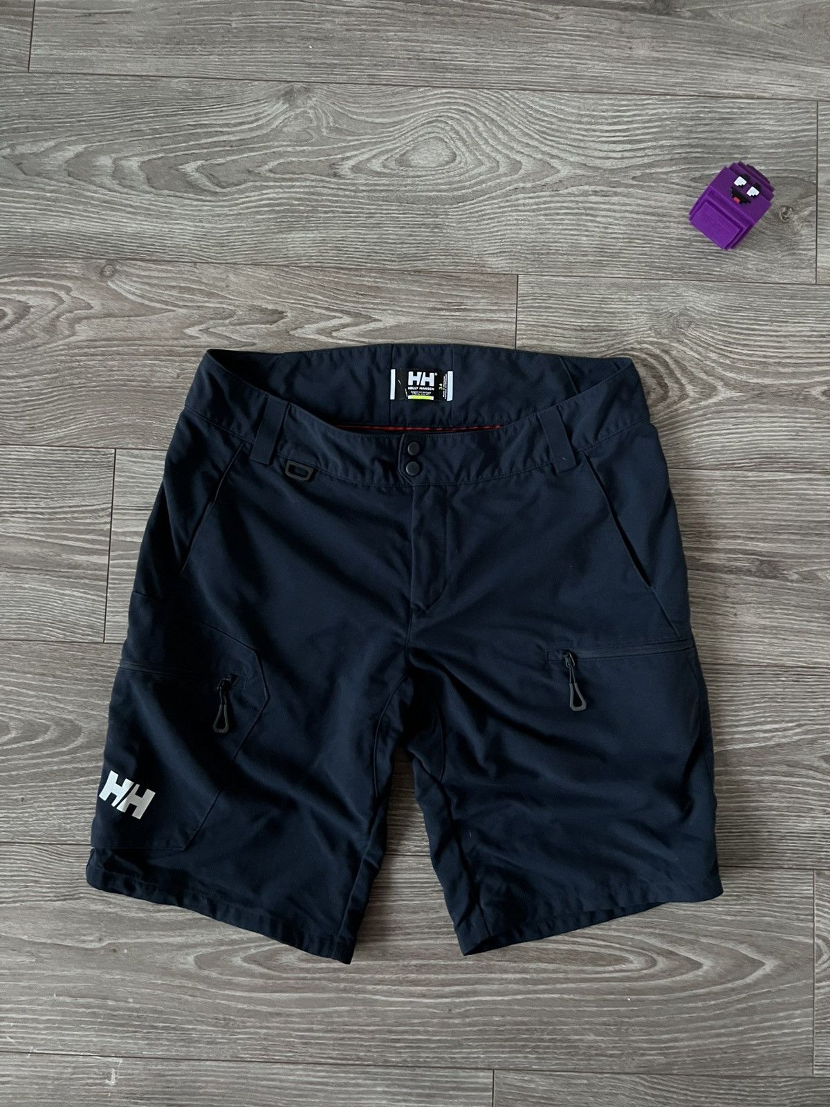 Helly Hansen Helly Hansen Men’s Tech Gorpcore Multi Pocket Trail Shorts Size US 34 / EU 50 - 8 Thumbnail
