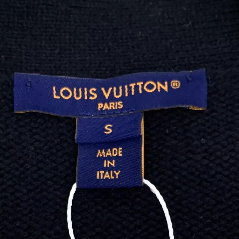 Louis Vuitton Louis Vuitton Black heavy jewel button cashmere V-neck lon Size S / US 4 / IT 40 - 5 Thumbnail