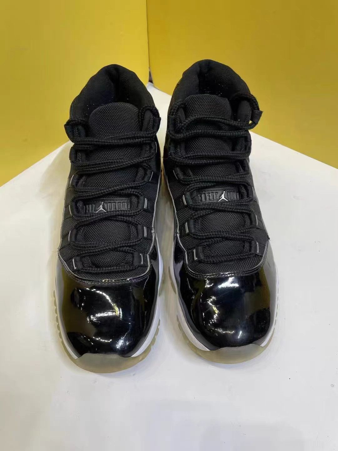 Jordan Brand Air Jordan 11 Retro Black/Silver "72-10" K15 Size US 11.5 / EU 44-45 - 1 Thumbnail