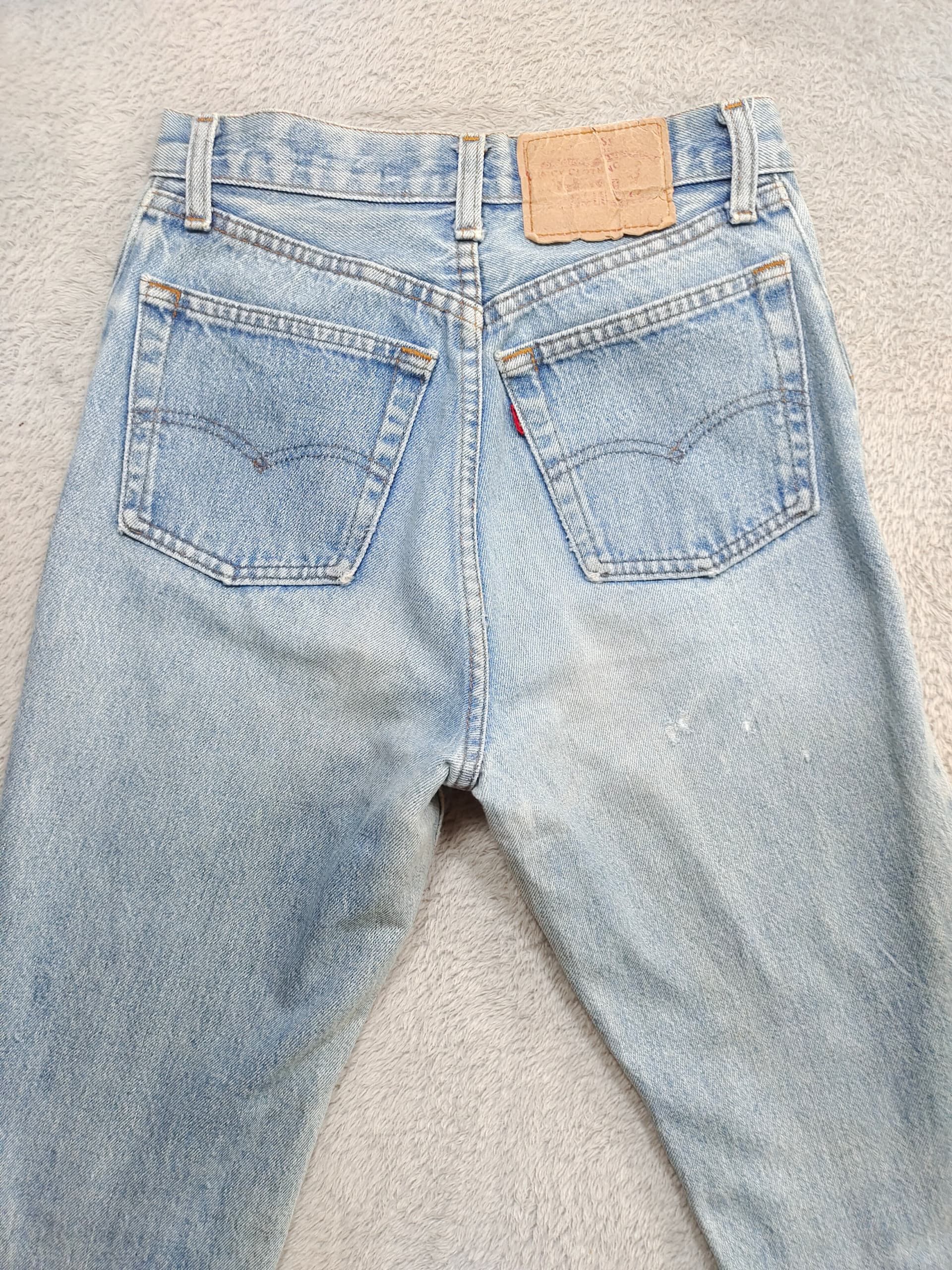 Levi's Vintage 1980 Levi’s 501 Pre-Shrunk Light Wash Denim Jeans Size US 26 / EU 42 - 11 Thumbnail