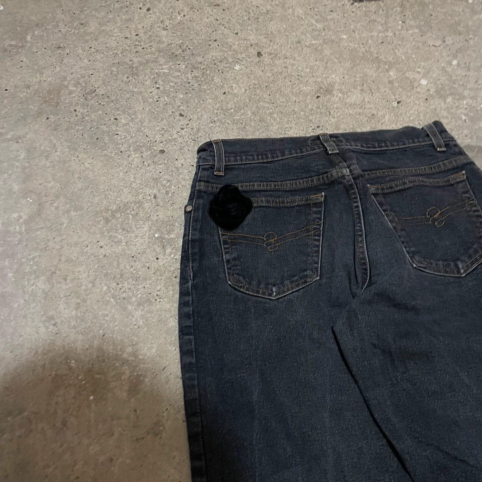 Blumarine Vintage blumarine embroidered flowers flared jeans Size 26" / US 2 / IT 38 - 5 Thumbnail
