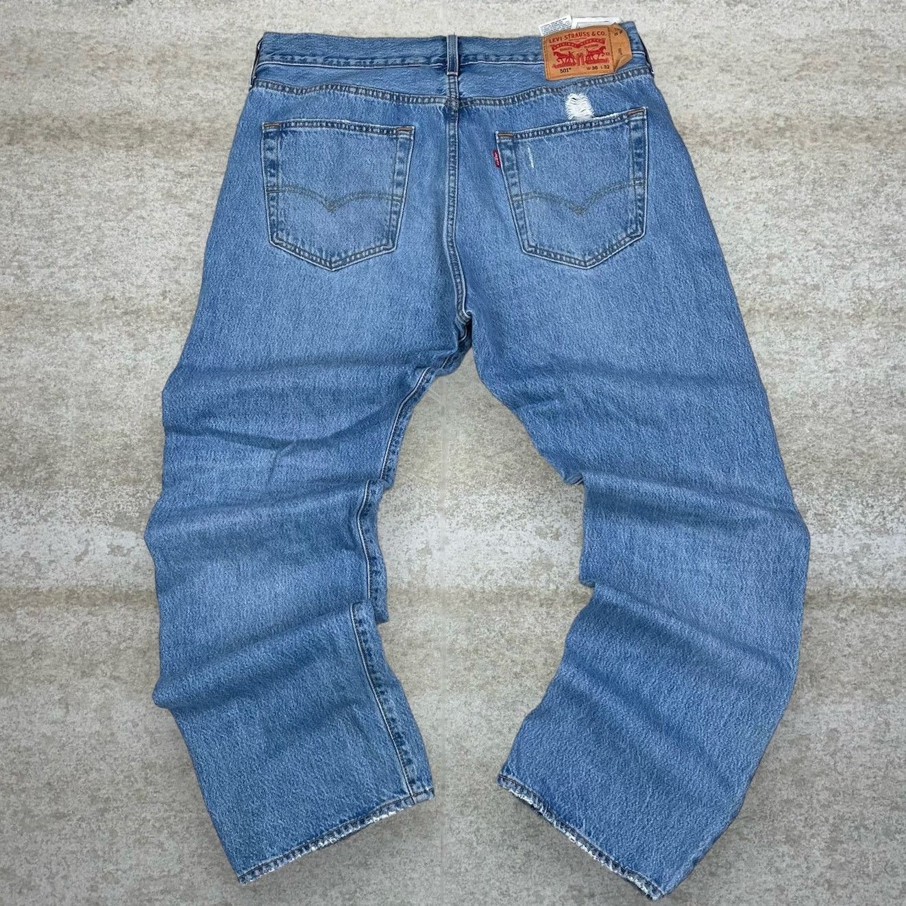 Levi's Vintage Y2K Levis Jeans 501 36x32 Straight Fit Medium Wash Size US 36 / EU 52 - 1 Thumbnail