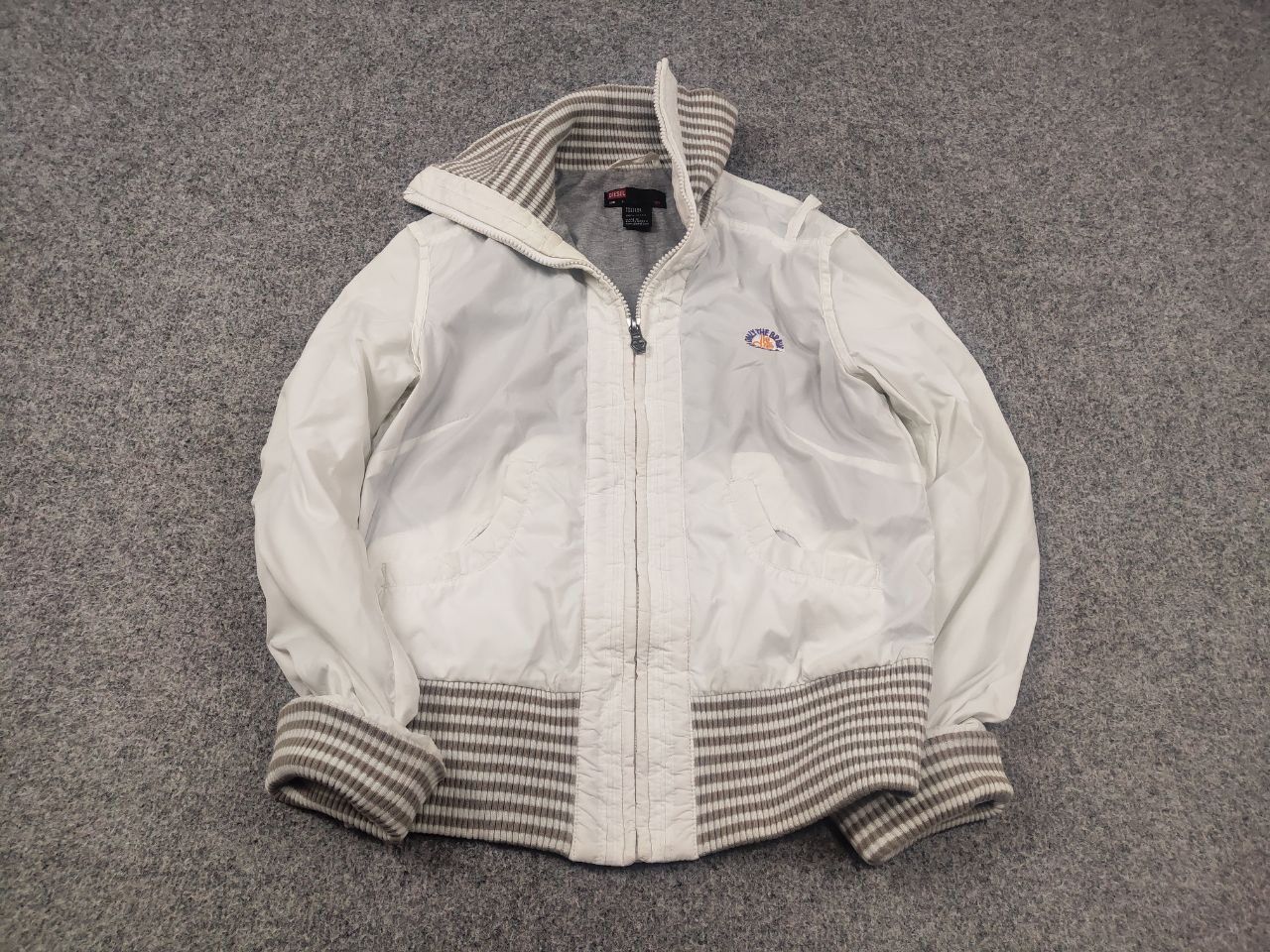 Diesel Vintage Y2K Style Diesel Jacket wide cuffs and Big logo Size US S / EU 44-46 / 1 - 1 Thumbnail