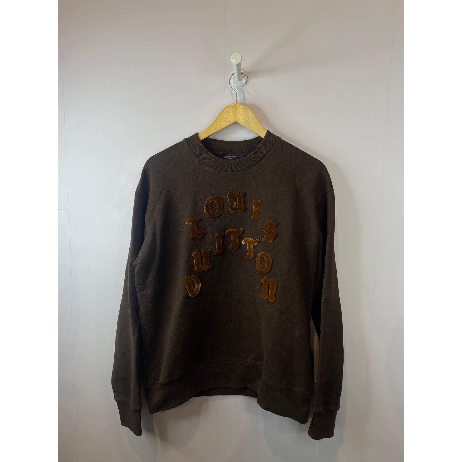 Louis Vuitton LV Crewneck Brown Velour Used Small Size S / US 4 / IT 40 - 1 Thumbnail