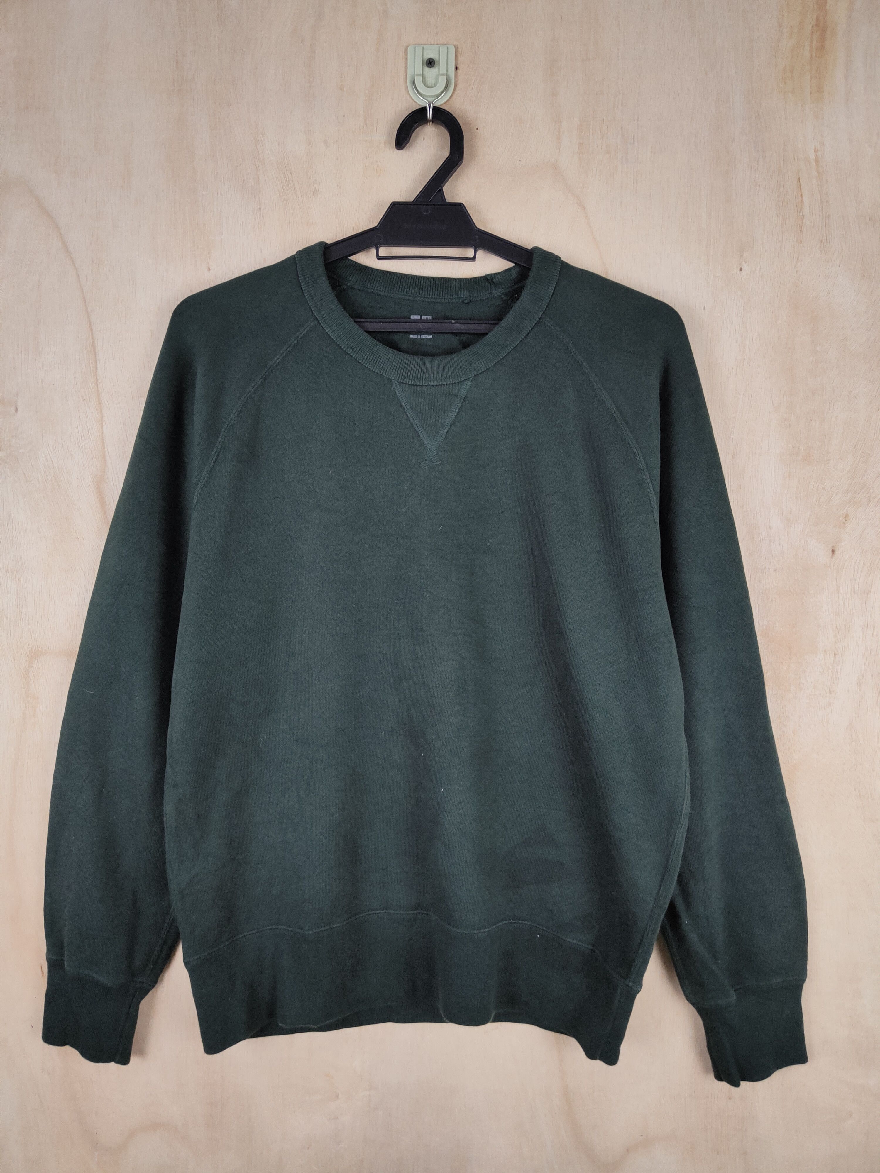 Japanese Brand × Vintage Uniqlo vintage Dark Green Sweatshirts #2598 Size US S / EU 44-46 / 1 - 1 Thumbnail