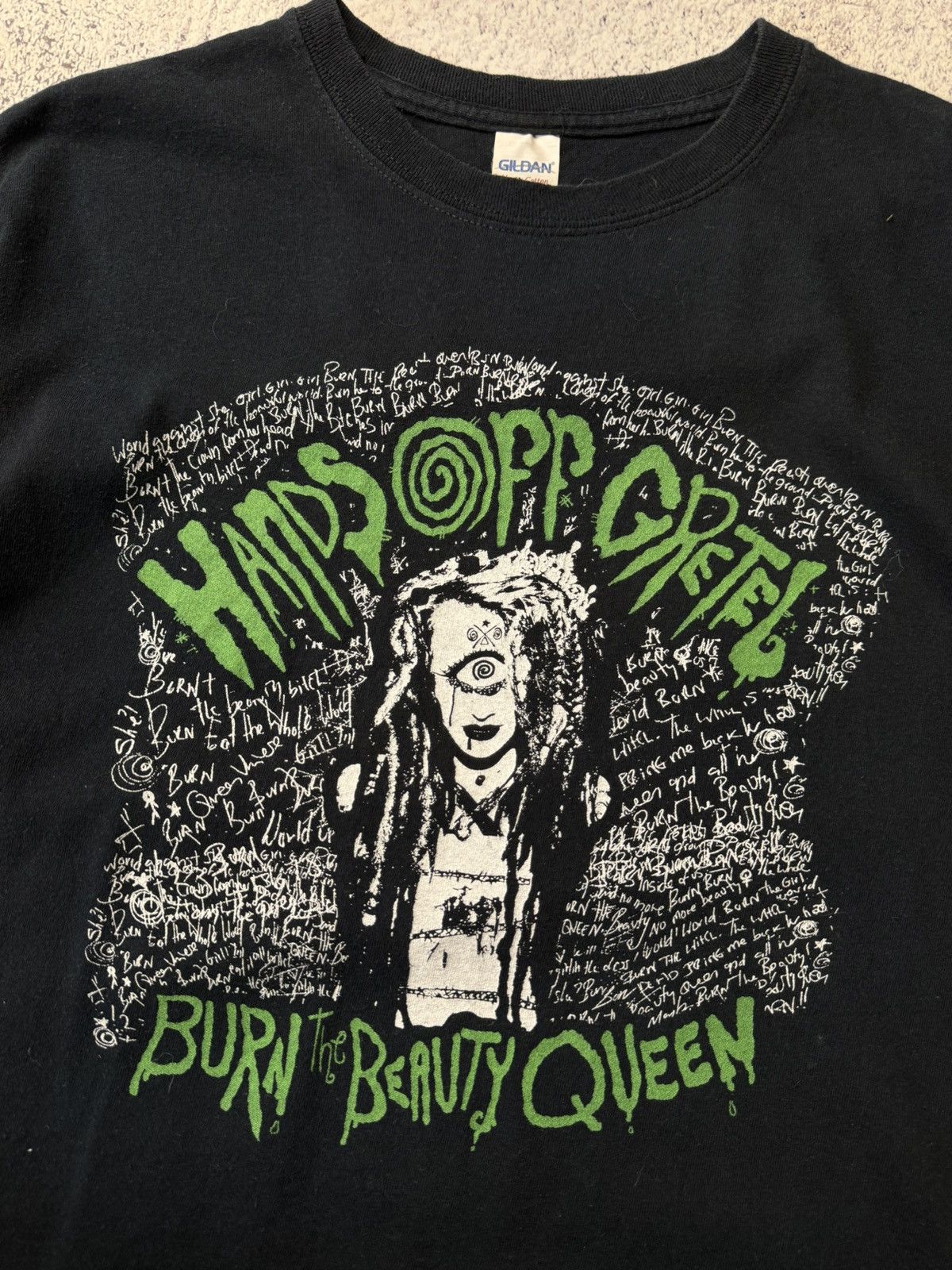 Band Tees Vintage Hands Off Gretel Burn the Beruty Qveen T-shirt Size US L / EU 52-54 / 3 - 6 Thumbnail