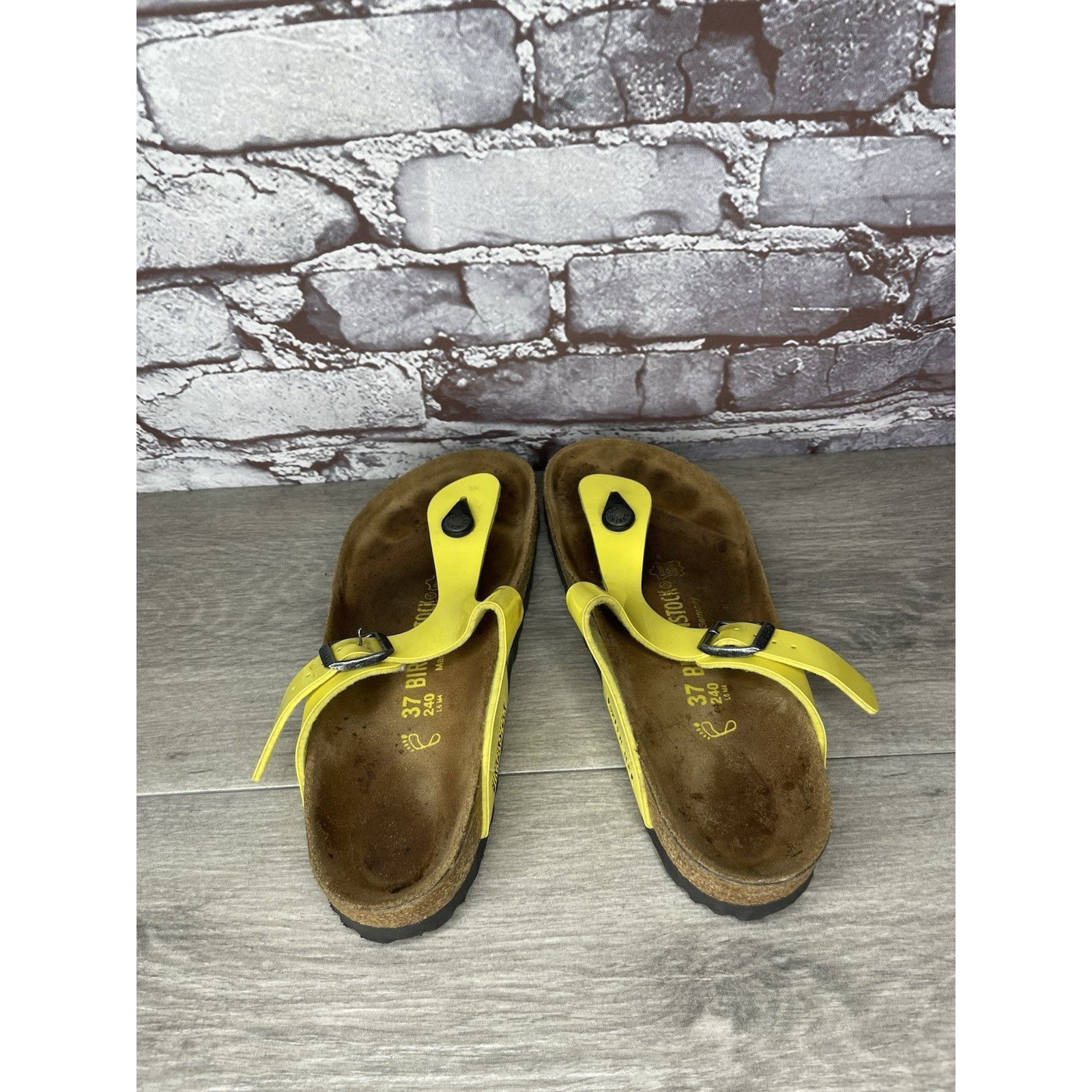 Birkenstock Birkenstock Gizeh Yellow Patent Leather Cork Slide Sandals W Size US 6.5 / IT 36.5 - 7 Thumbnail
