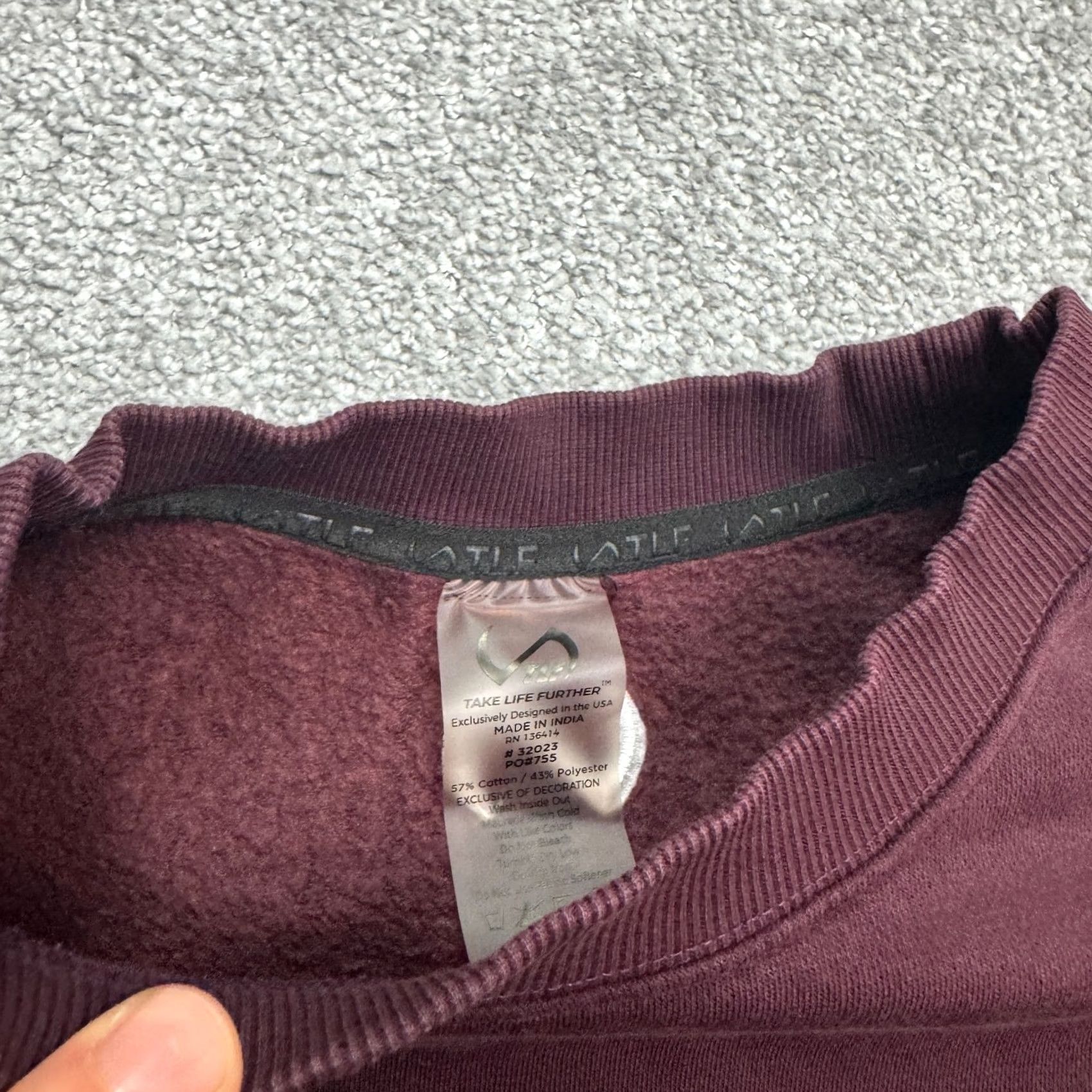 Vintage TLF Sweatshirt Womens Medium Maroon Crew Neck Pullover Fleece Oversized Zipless Shirt Top Size M / US 6-8 / IT 42-44 - 5 Thumbnail