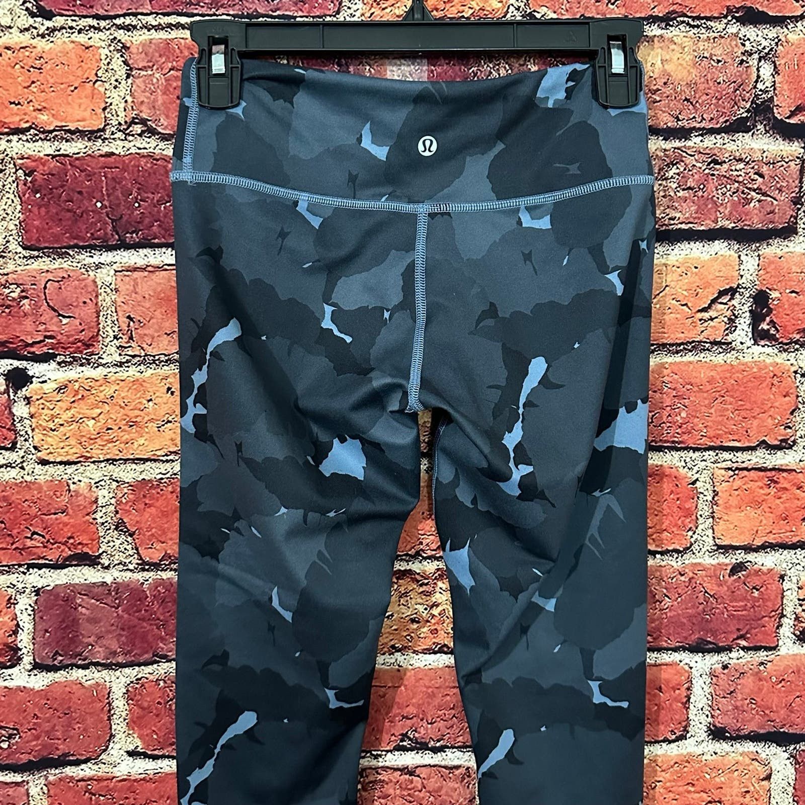 Lululemon lululemon leggings size 4 Size 27" / US 4 / IT 40 - 5 Thumbnail