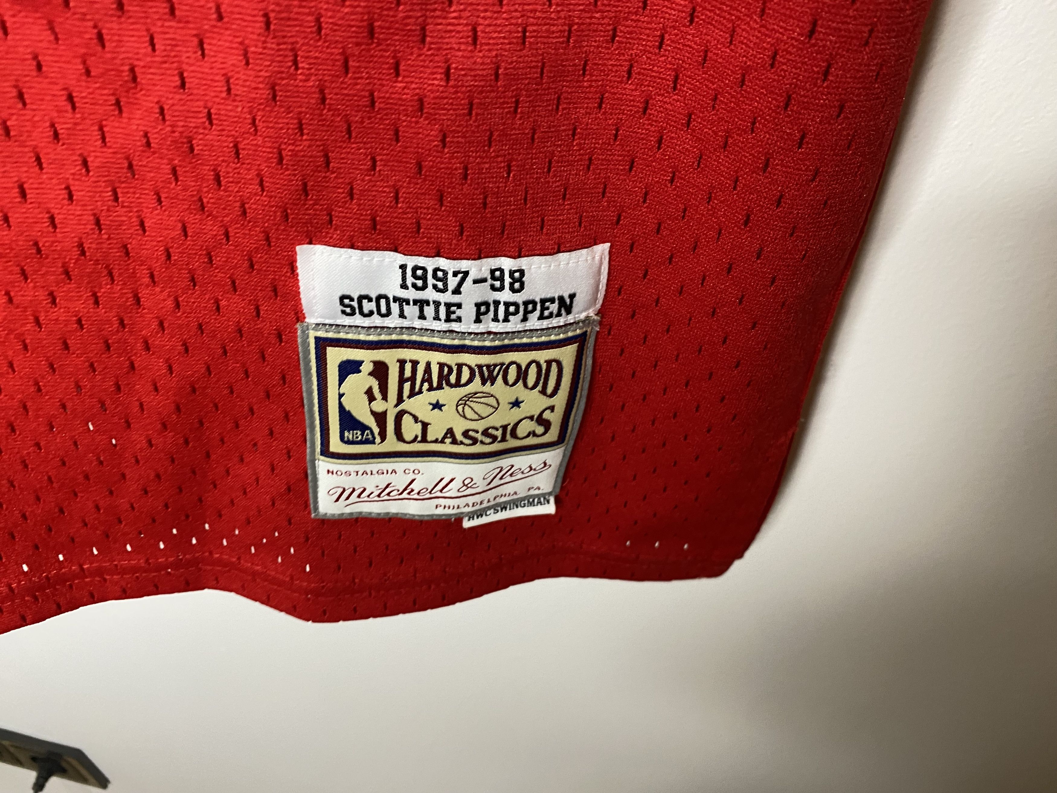 Mitchell & Ness PIPPEN #33 CHICAGO BULLS 1997 NBA BASKETBALL SHIRT JERSEY Size US XS / EU 42 / 0 - 6 Thumbnail