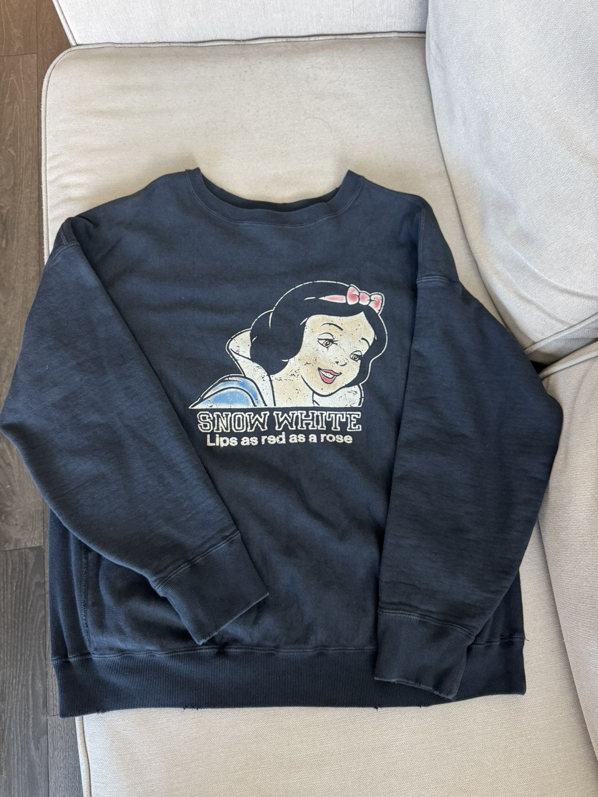 Japanese Brand Japanese Bowwow Disney Vintage Snow White Crewneck Sweater Size US L / EU 52-54 / 3 - 1 Thumbnail