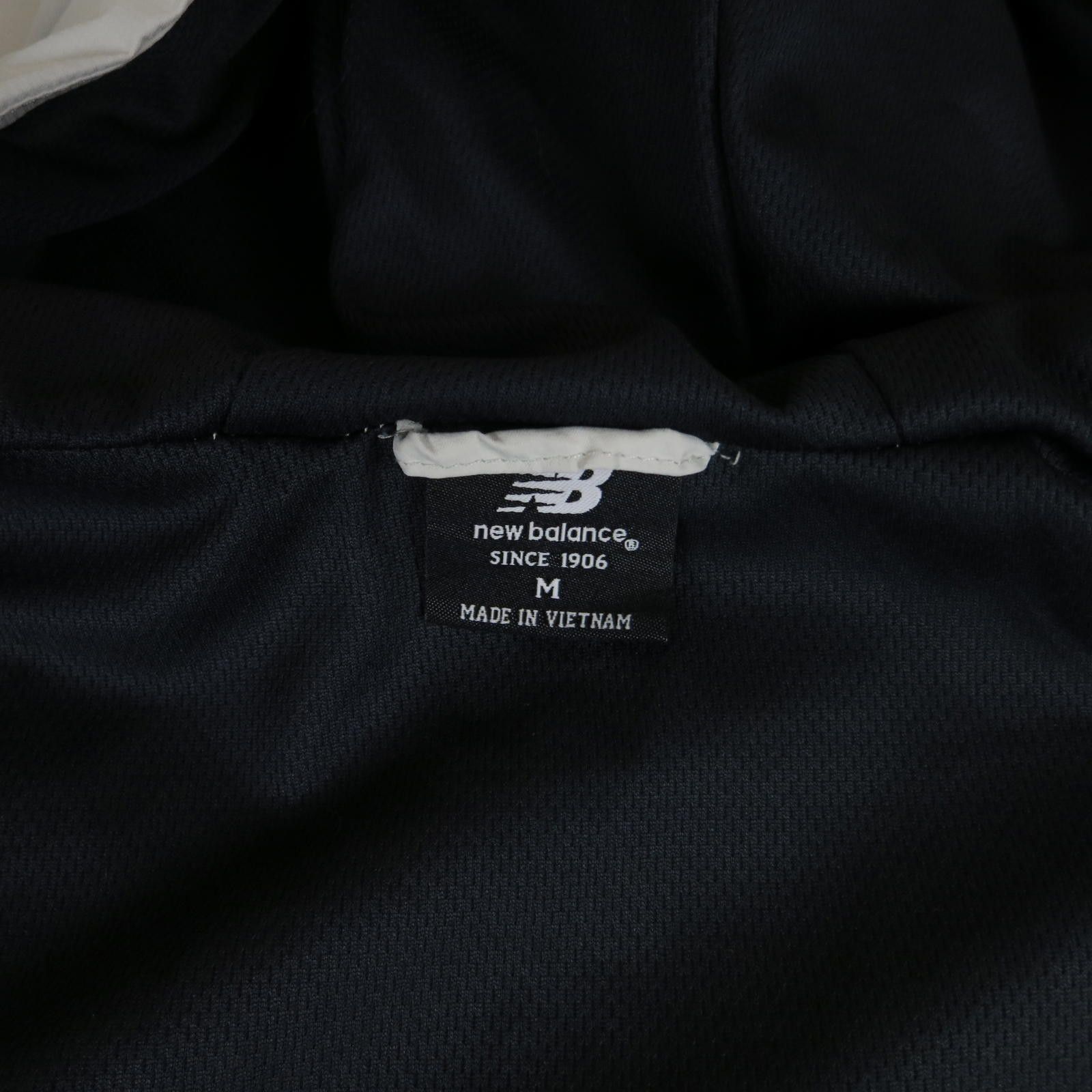 New Balance Mens Medium New Balance White Hooded Windbreaker Jacket Size US M / EU 48-50 / 2 - 9 Thumbnail