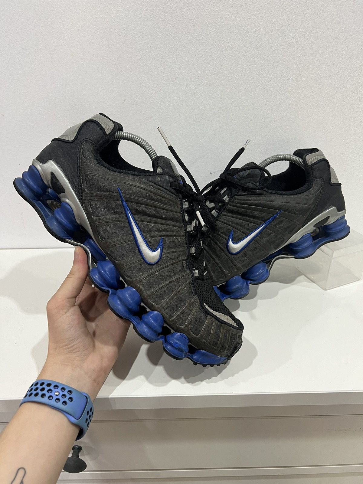 nike shox light blue
