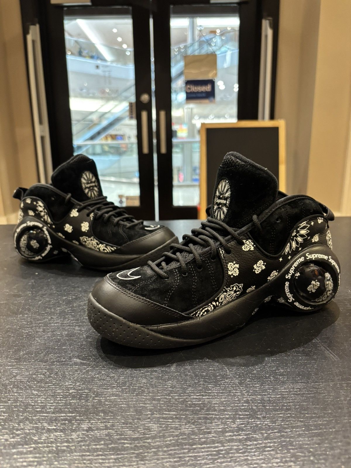 Nike Supreme X Nike Flight 95 SP ‘Black’ Size US 8.5 / EU 41-42 - 2 Thumbnail