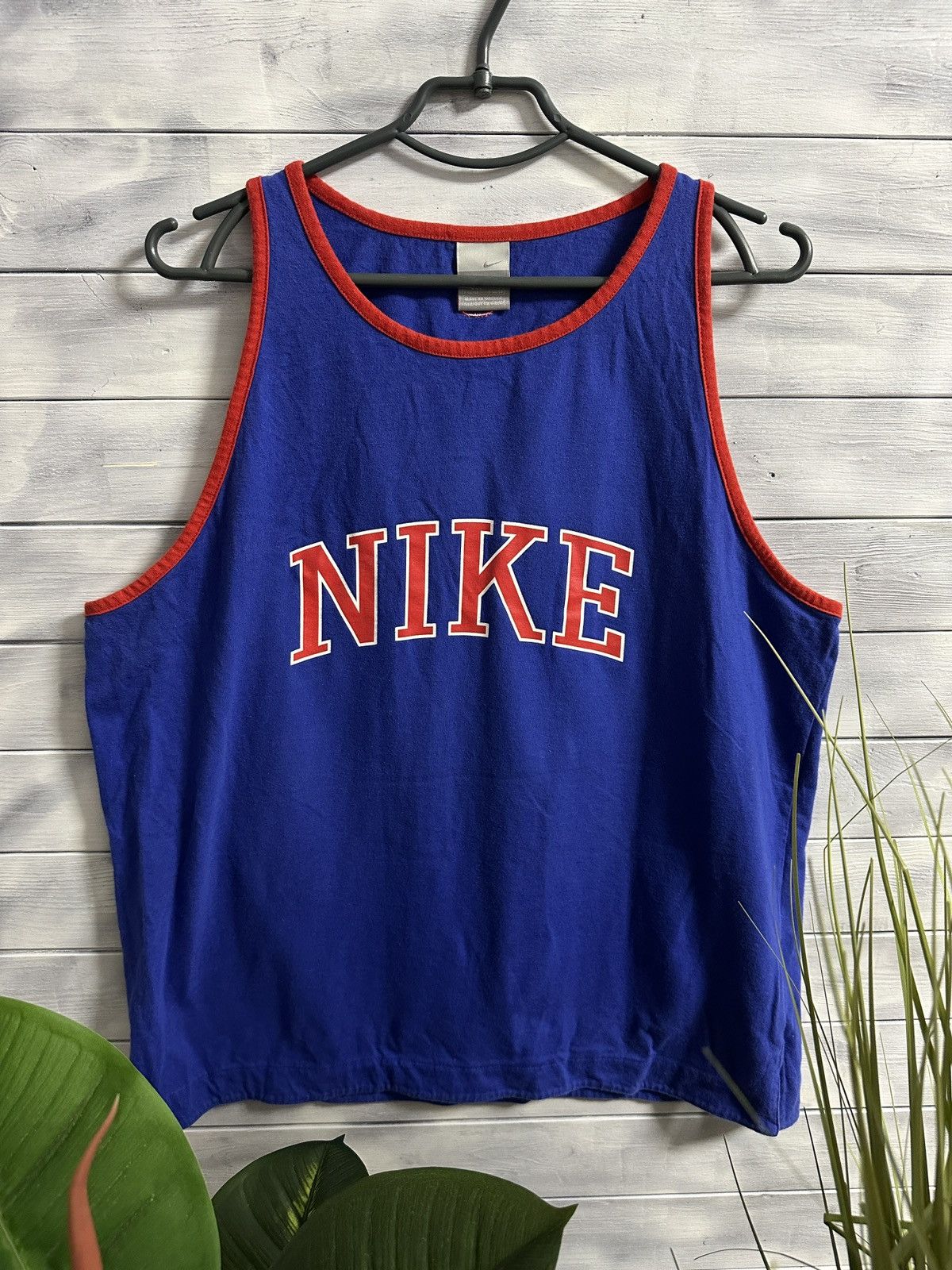 Nike Rare Vintage Tee Nike Big Logo Small swoosh Y2K style. Size US XL / EU 56 / 4 - 1 Thumbnail