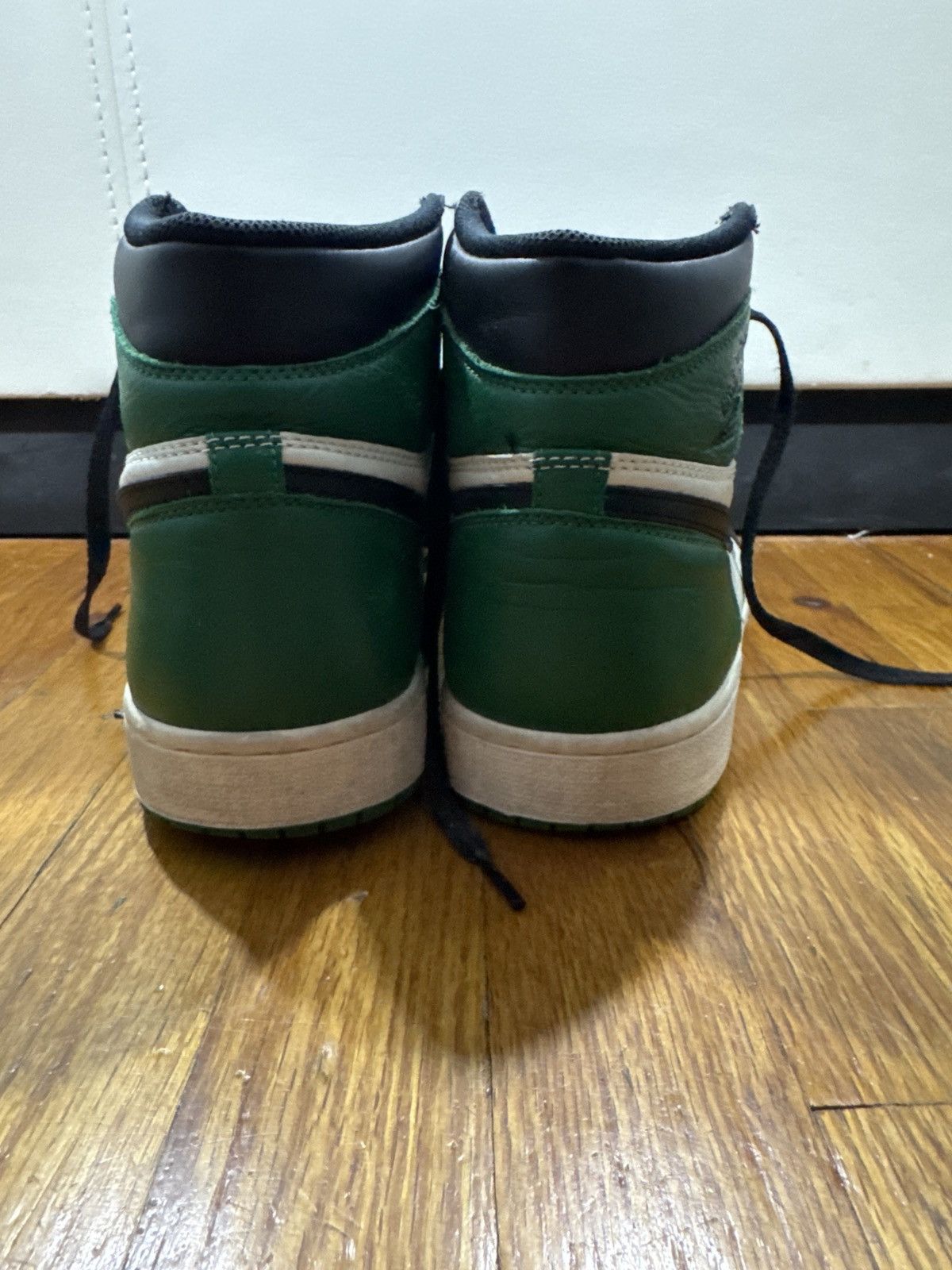Nike Jordan 1 Retro High Pine Green Size US 12 / EU 45 - 5 Thumbnail