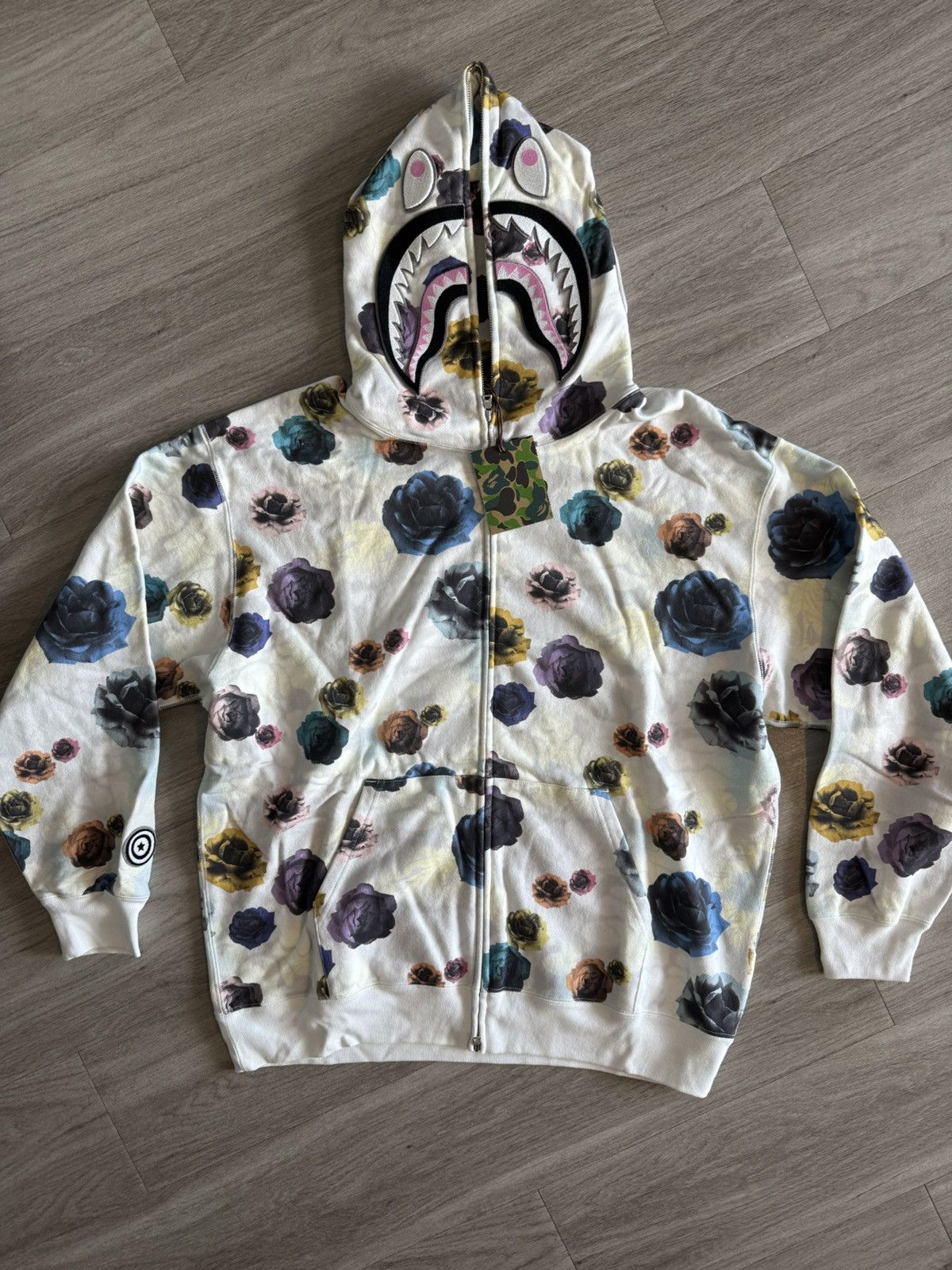 Bape Bape Ivory Floral Camo Shark Full Zip Size US XL / EU 56 / 4 - 1 Thumbnail