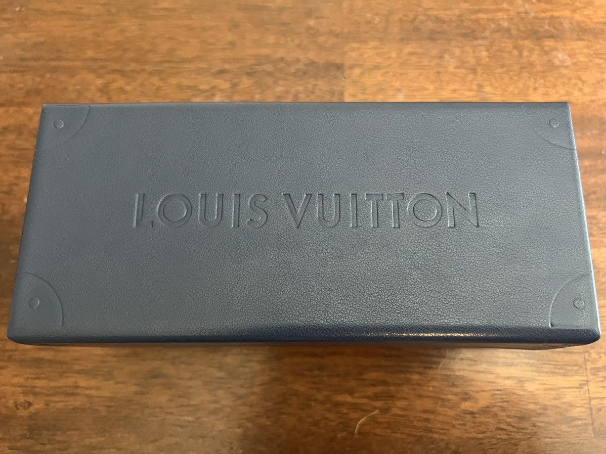 Louis Vuitton Louis Vuitton Glasses Case Sunglasses Case Magnetic Box Size ONE SIZE - 1 Thumbnail