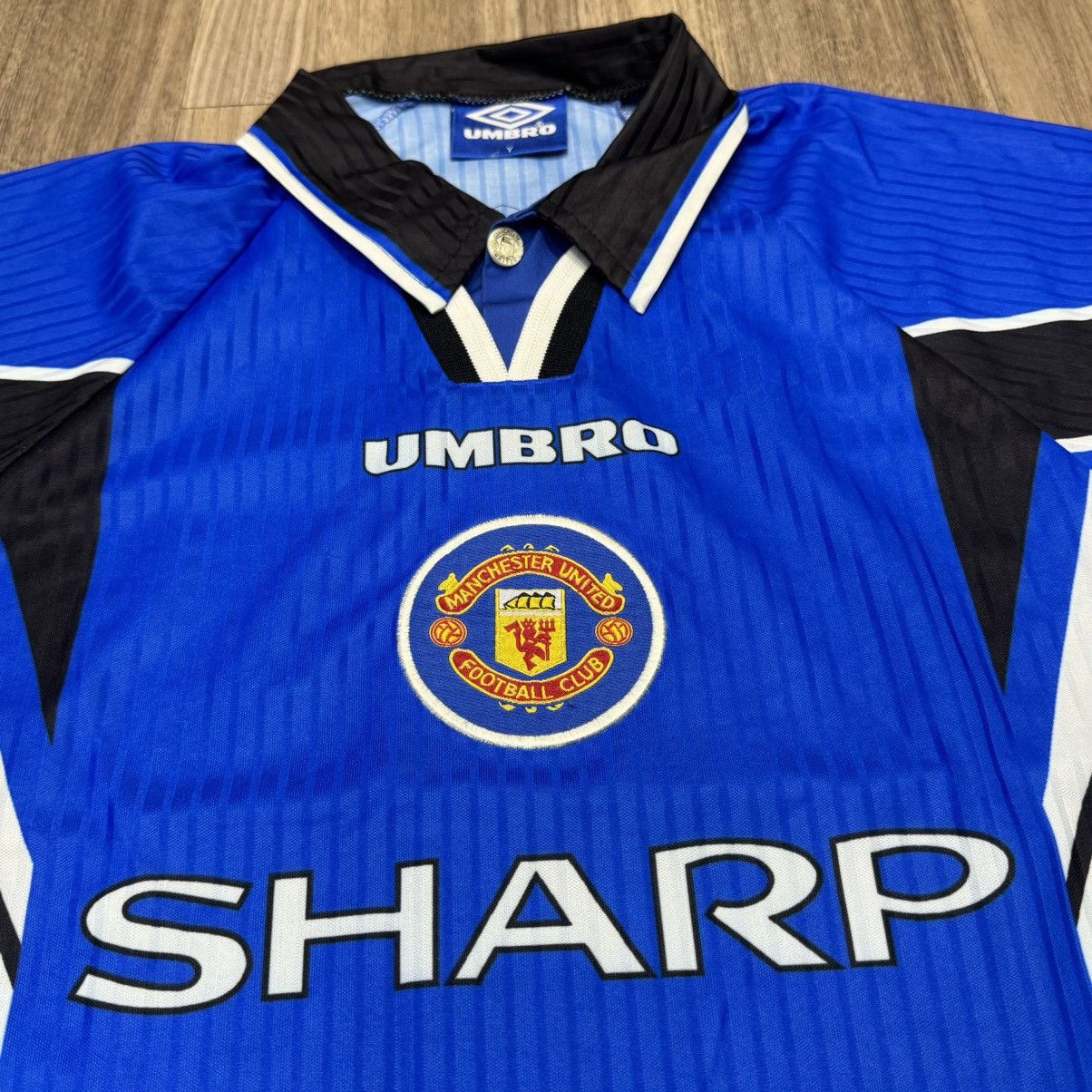 Umbro Manchester united 96/98 third away shirt Size US S / EU 44-46 / 1 - 3 Thumbnail