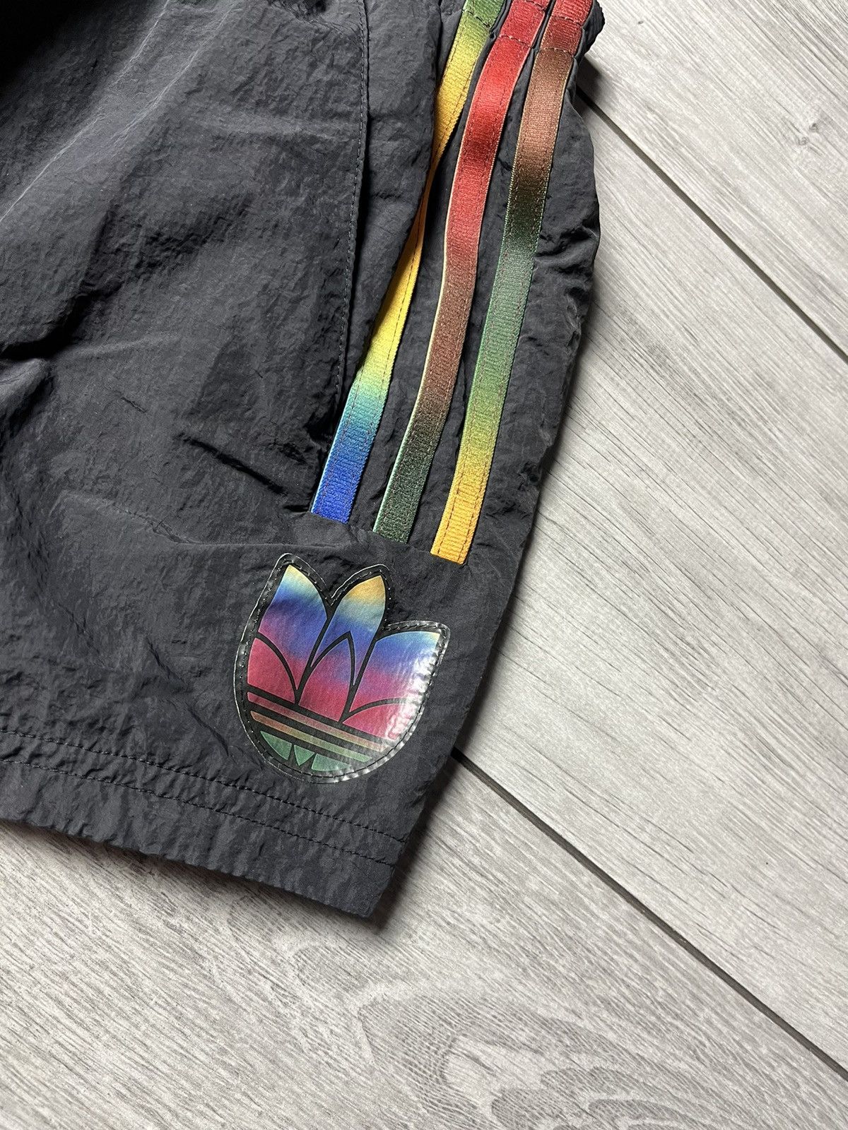 Adidas Adidas shorts running style Pharrell Williams size Small Size US 30 / EU 46 - 2 Thumbnail