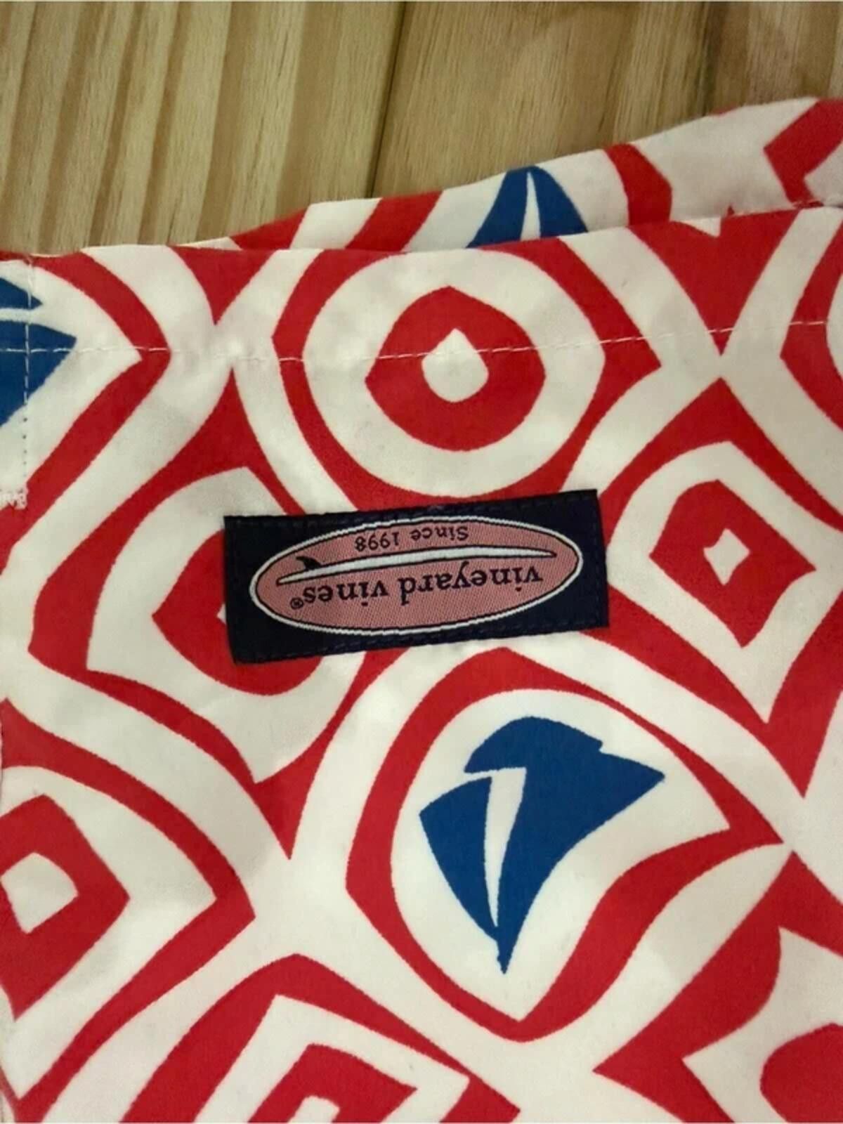 Vineyard Vines Vineyard Vines Red and Blue Geometric Swim Shorts Size US 30 / EU 46 - 2 Thumbnail