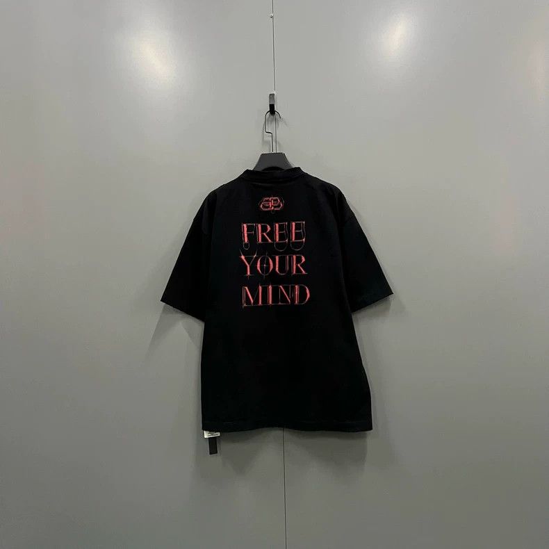 Balenciaga Balenciaga Gothic logo printed short sleeves Size US L / EU 52-54 / 3 - 4 Thumbnail