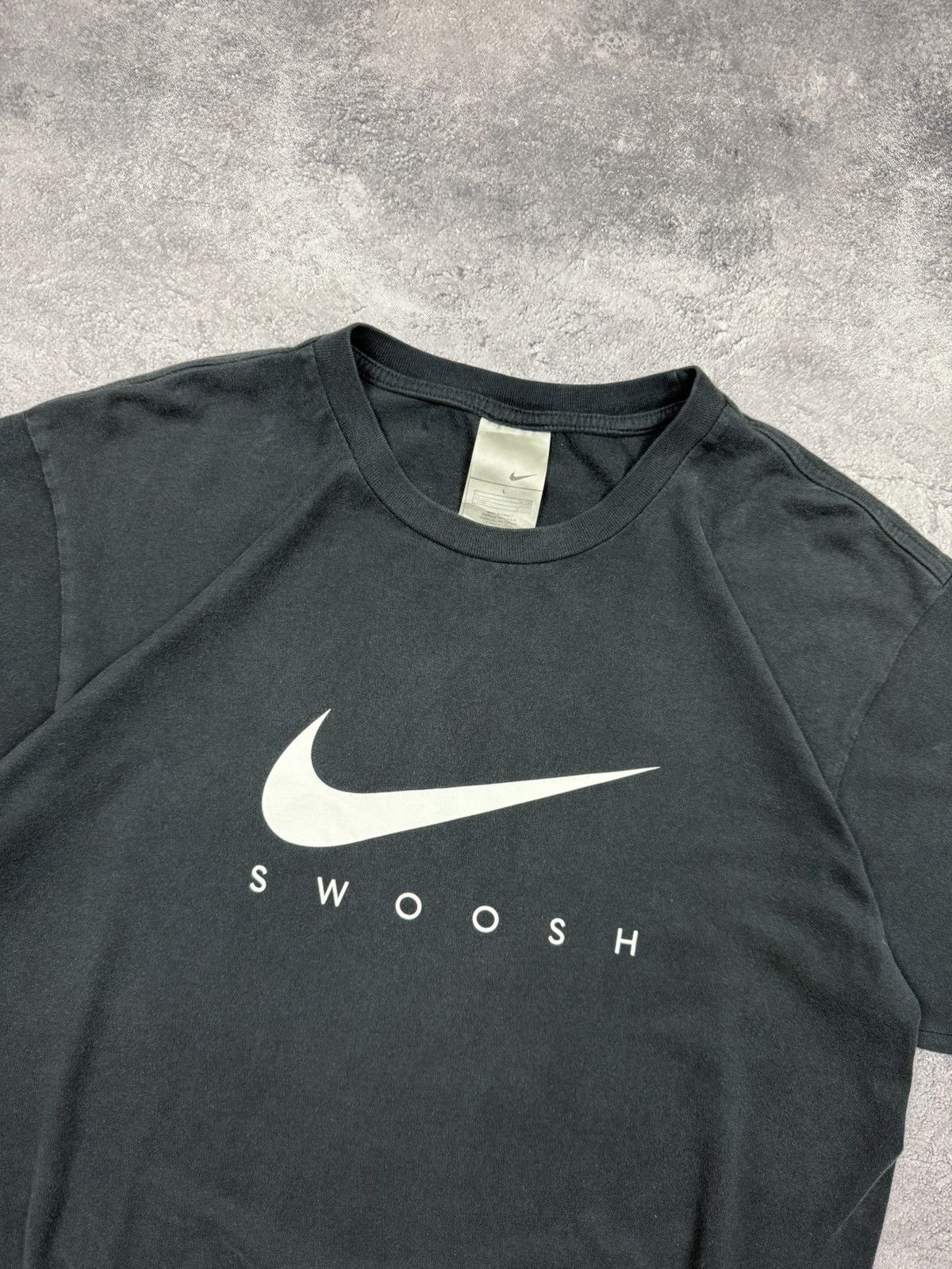 Nike Vintage 90s Nike Swoosh T-Shirt Big Logo Rare Retro Tee Y2K Size US L / EU 52-54 / 3 - 7 Thumbnail
