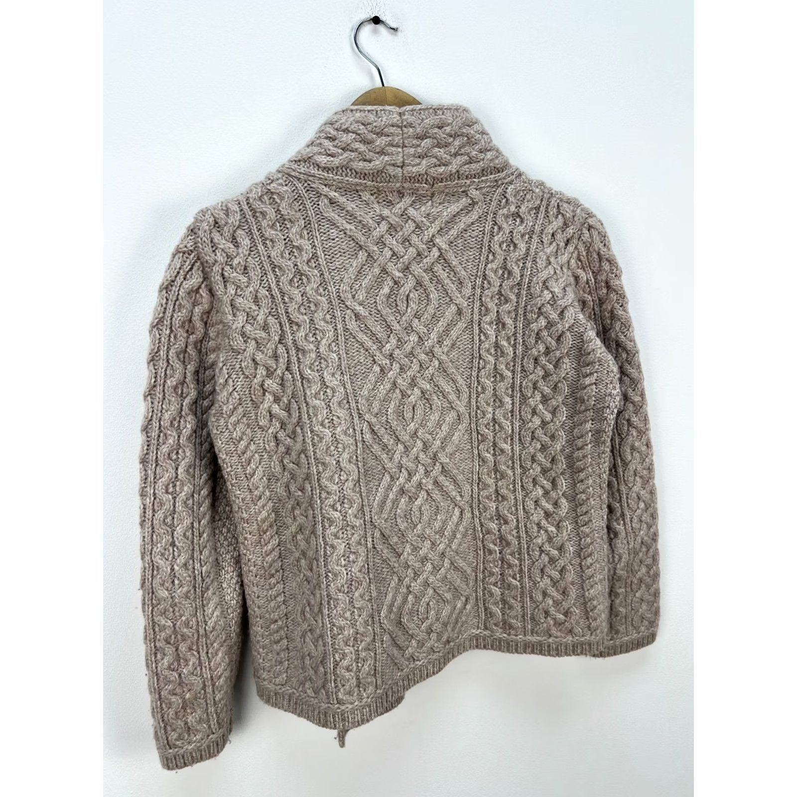 Vintage VINTAGE Aran Crafts Claddagh Side Zip Wool Cardigan XS Womens Beige Knit Biker, Cardigan, Sweater, Wool, Cable-Knit, Fall Winter, Regular, Women Size XS / US 0-2 / IT 36-38 - 7 Thumbnail