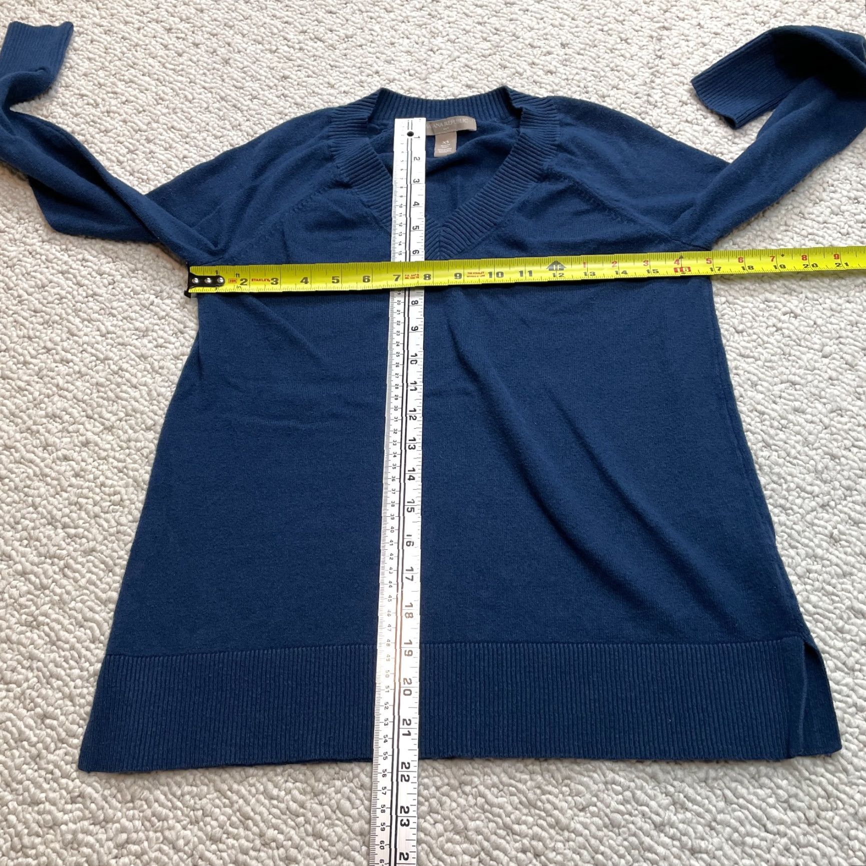 Banana Republic Banana Republic Pullover Sweater Womens XS Dark Blue V Neck Size XS / US 0-2 / IT 36-38 - 4 Thumbnail