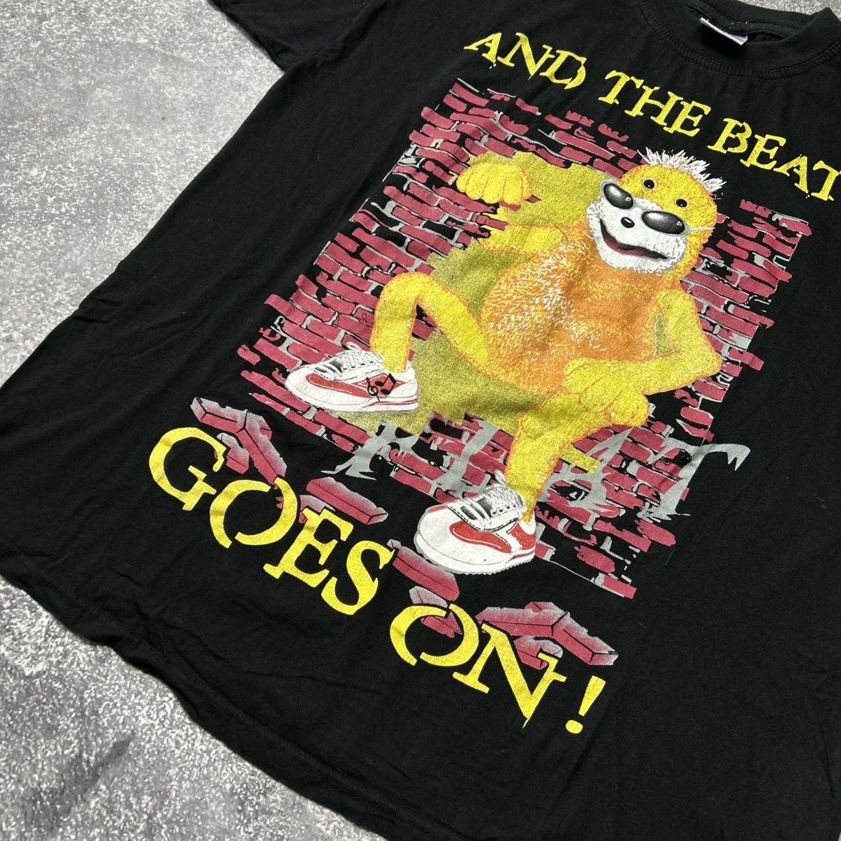 Band Tees Vintage The Whispers And The Beat Goes On band 90’s tee Size US XL / EU 56 / 4 - 3 Thumbnail