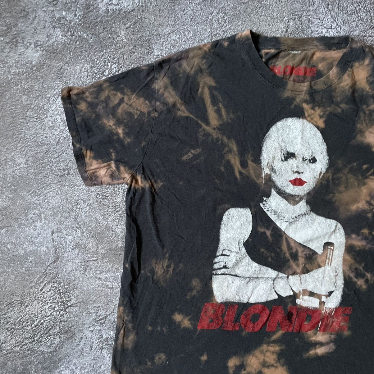 Vintage Vintage Y2K Sun Faded Graphic Tee Blondie Face Oversized XL Size US XL / EU 56 / 4 - 4 Thumbnail