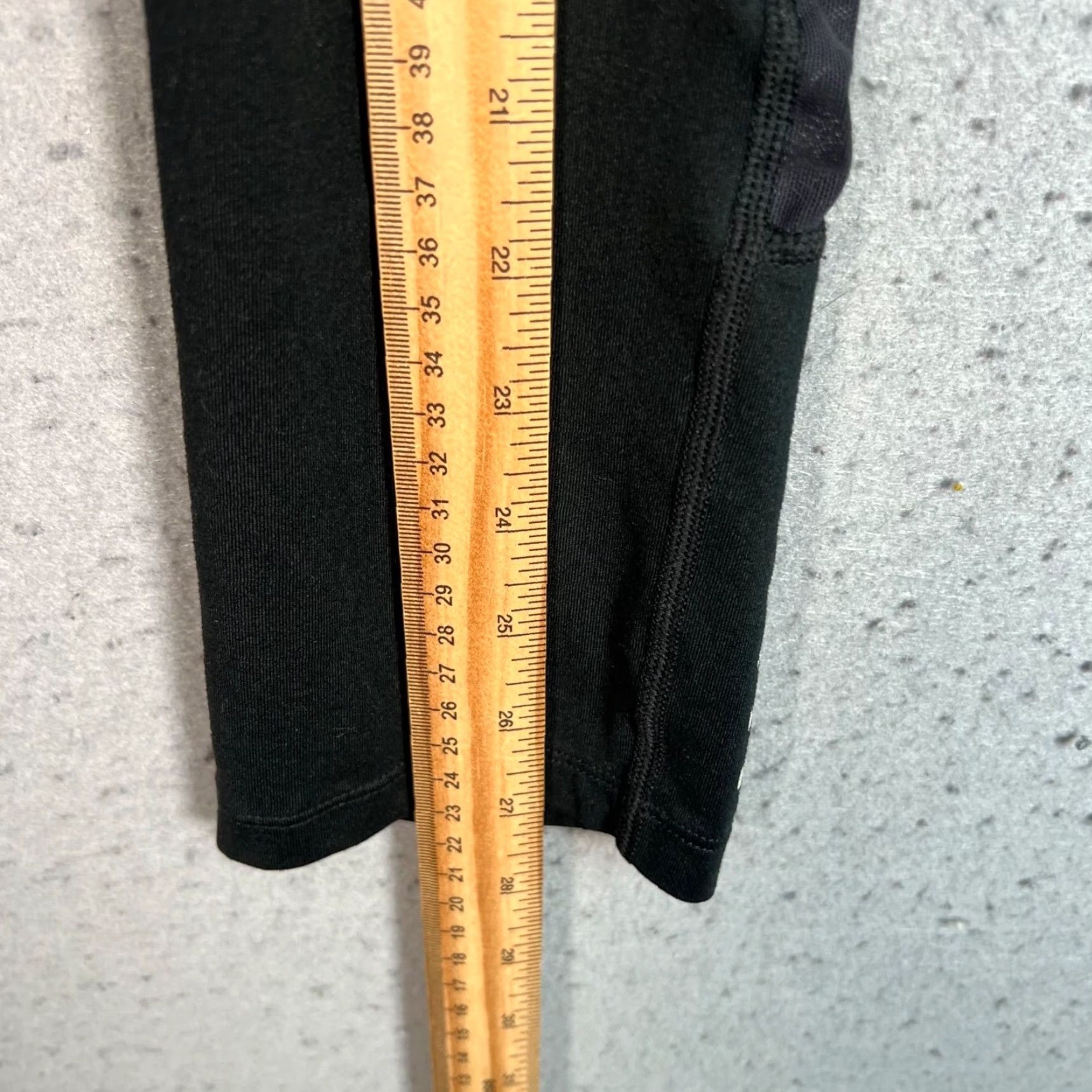 Nike Nike Dri-Fit Black Running 3/4 Length Leggings Womens Small Workout Pants Size 28" / US 6 / IT 42 - 7 Thumbnail