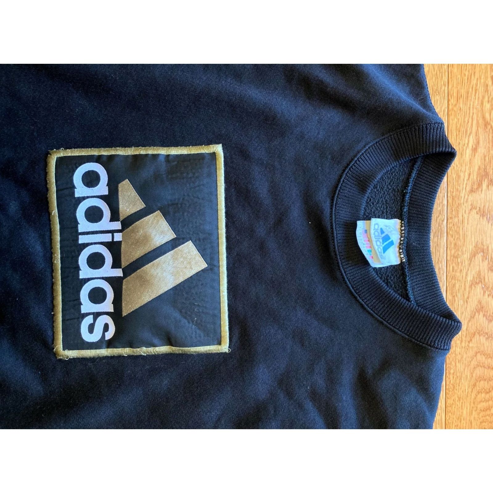 Adidas VINTAGE adidas Shirt Mens L Black and Gold Sweatshirt Crewneck Size Embroidered 90s Square Size US L / EU 52-54 / 3 - 3 Thumbnail
